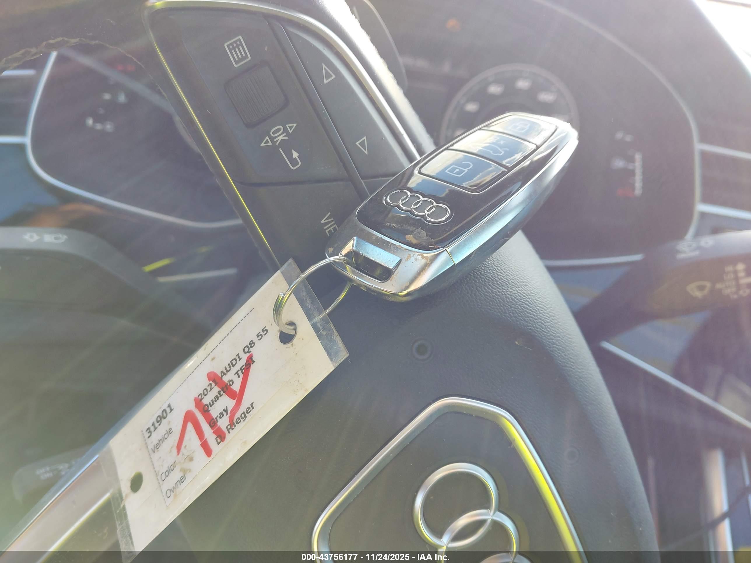 AUDI Q8 image 11