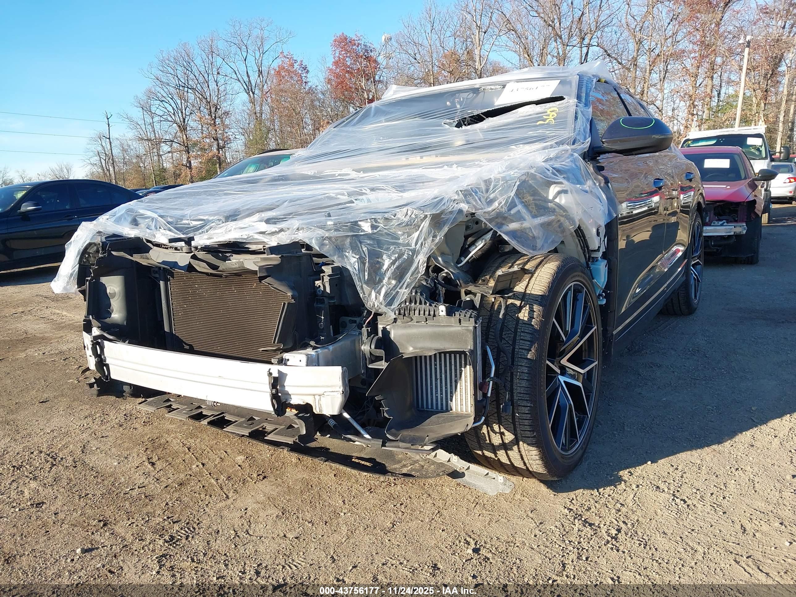 AUDI Q8 image 6