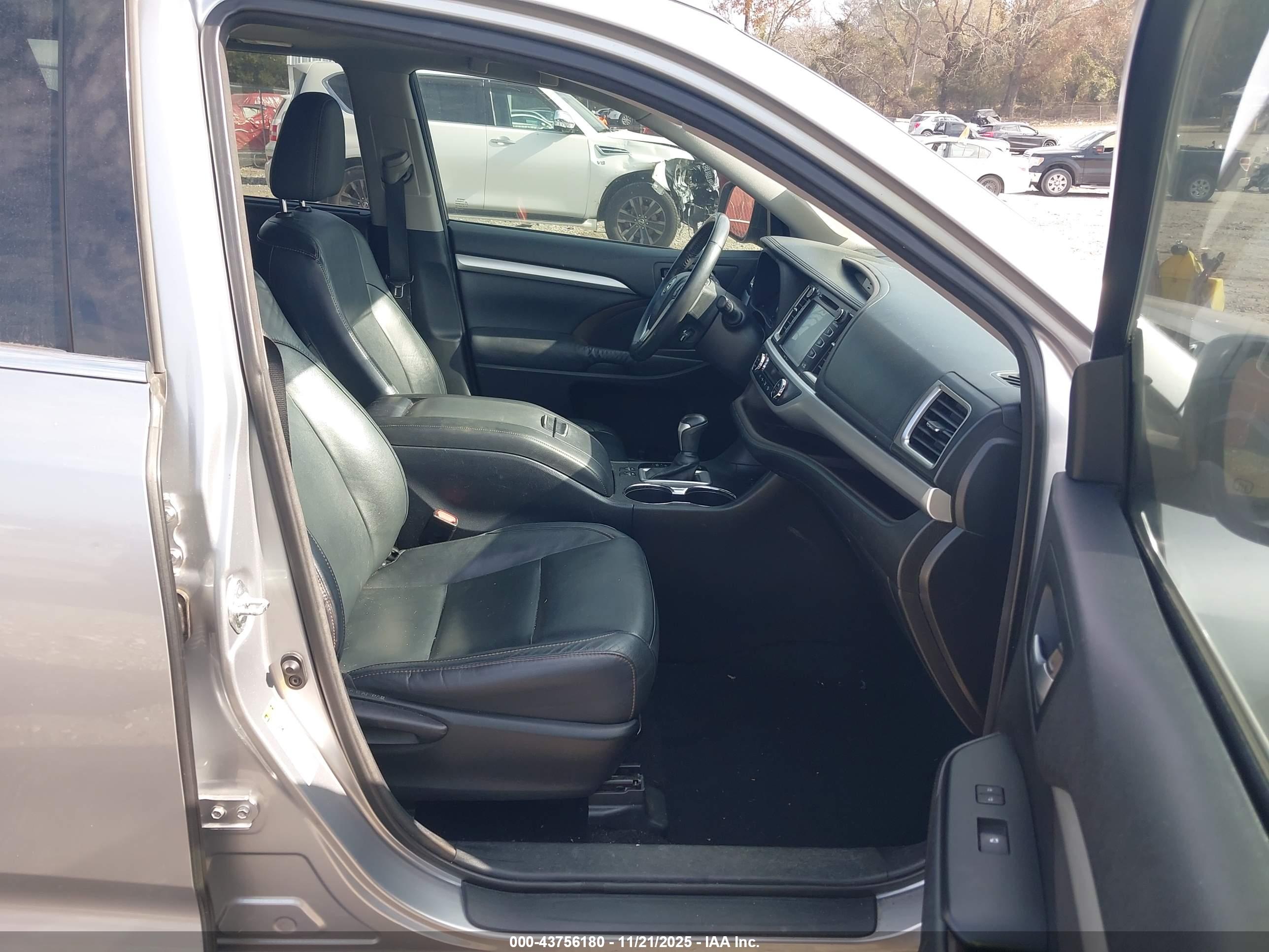 TOYOTA HIGHLANDER image 5