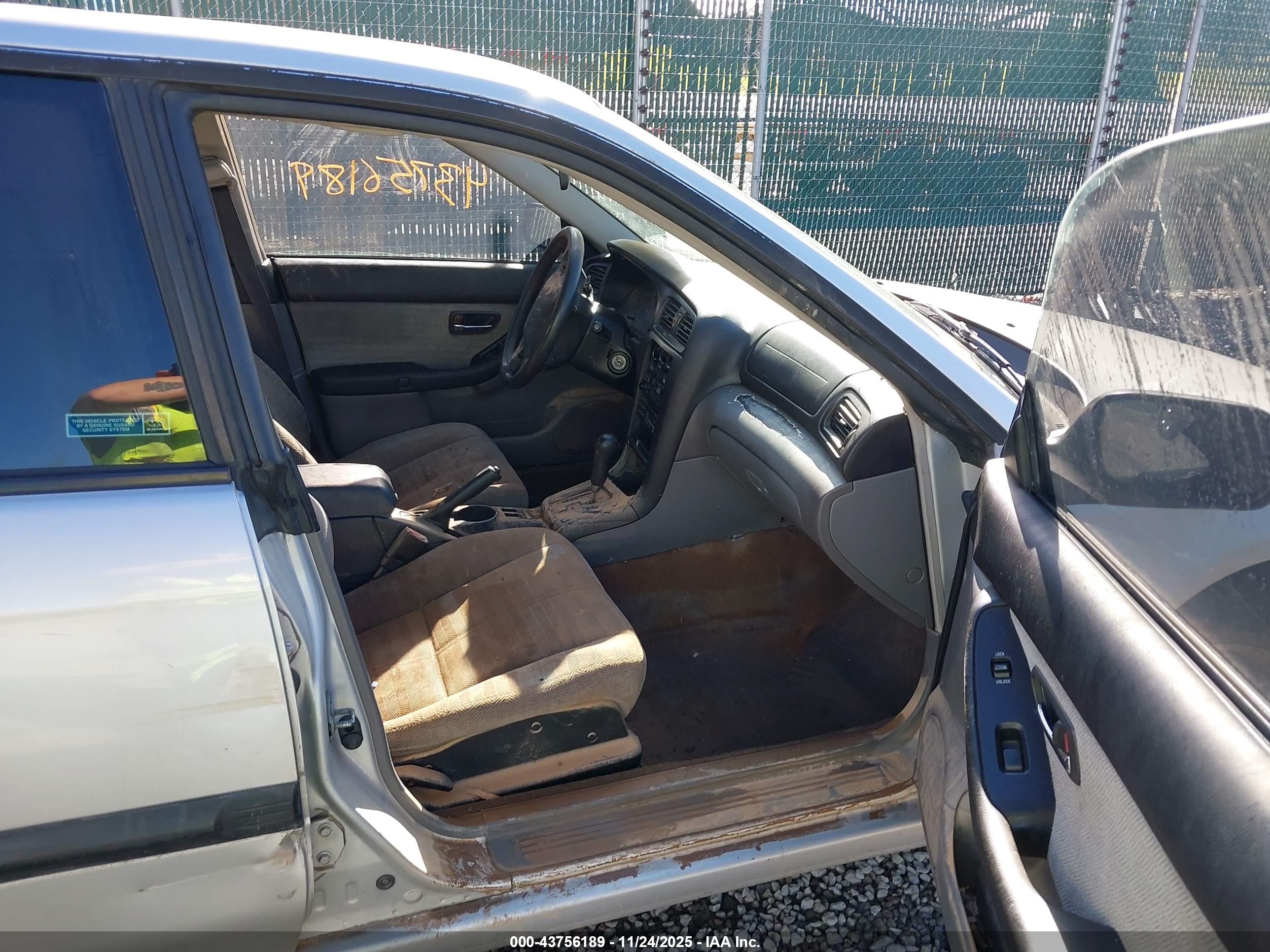 SUBARU LEGACY image 5
