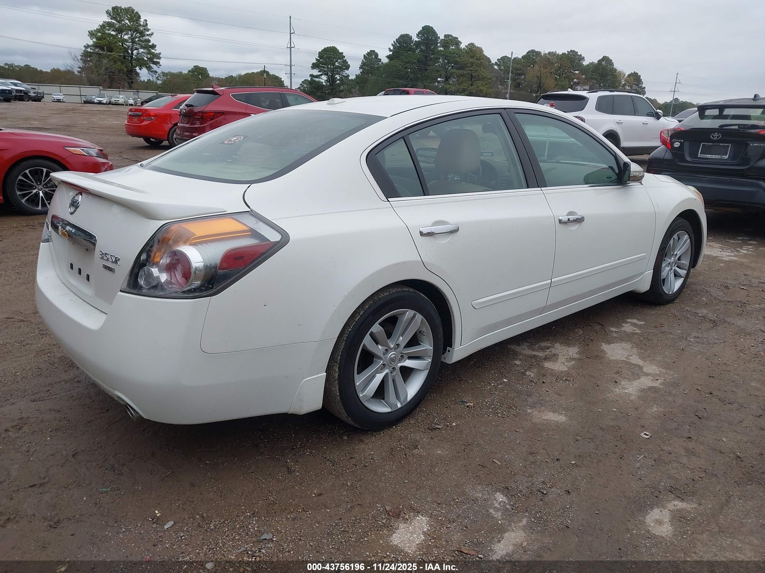NISSAN ALTIMA image 4