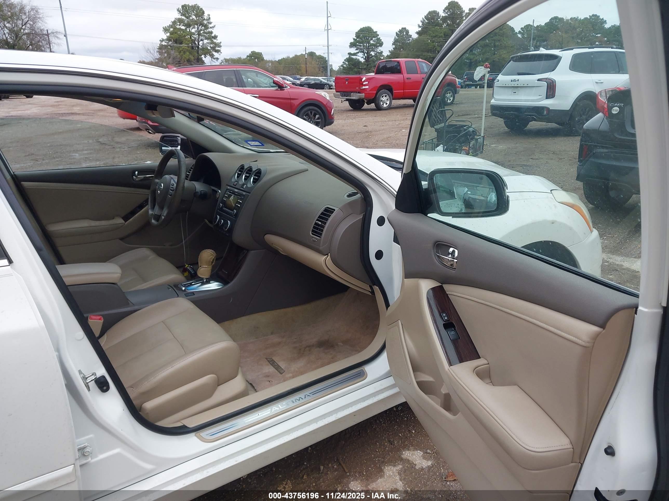 NISSAN ALTIMA image 5