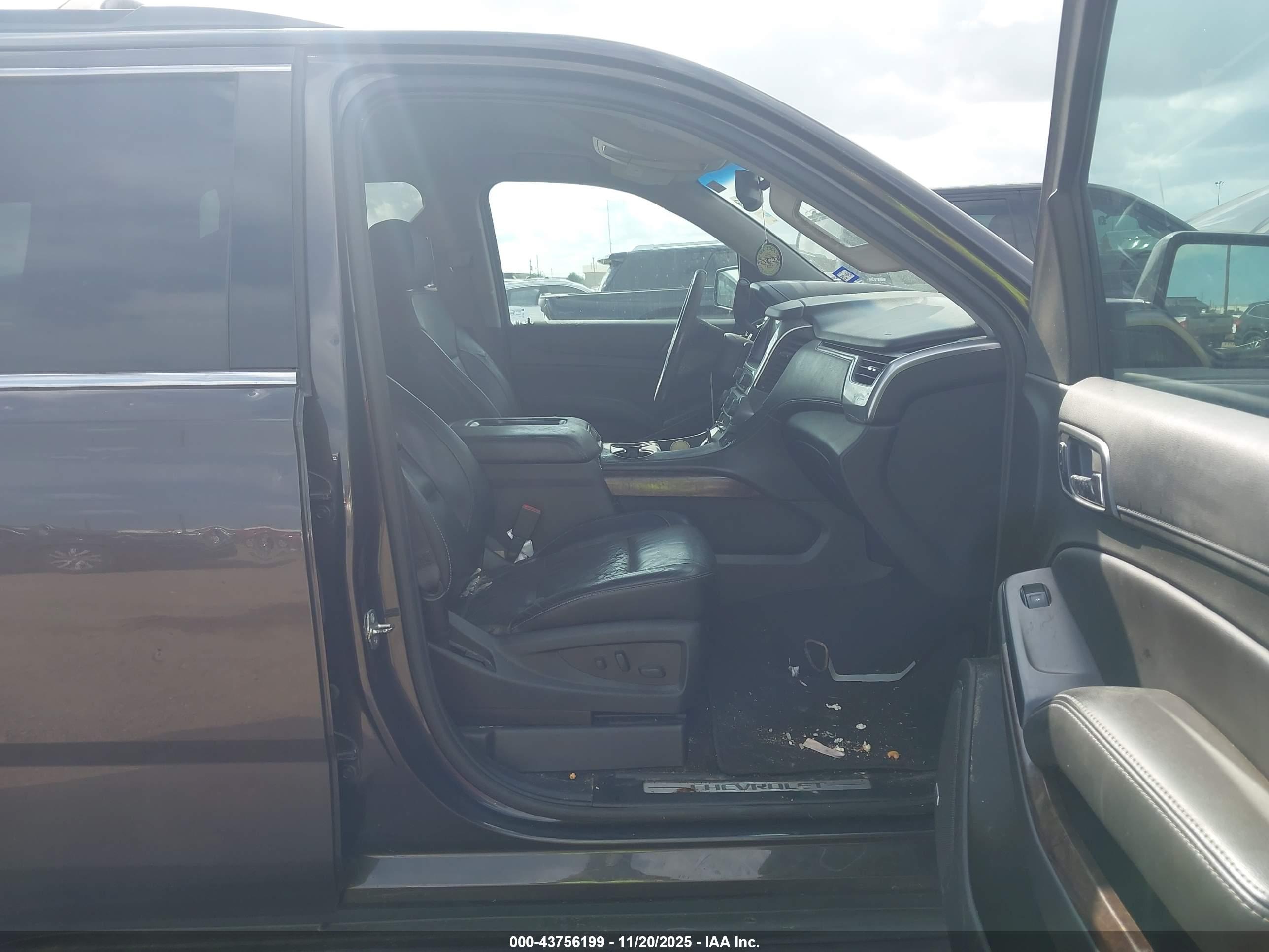 CHEVROLET TAHOE image 5