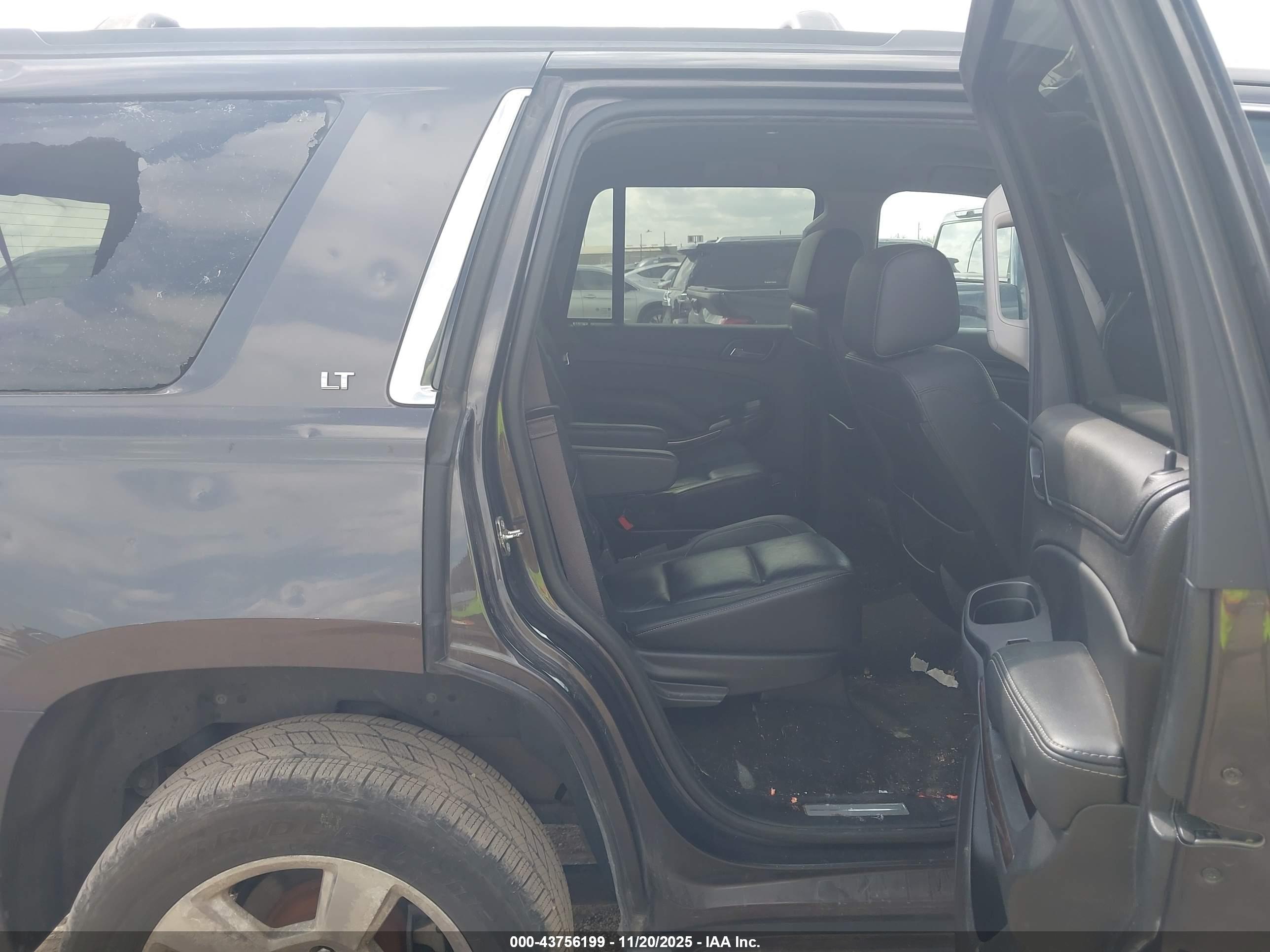 CHEVROLET TAHOE image 8