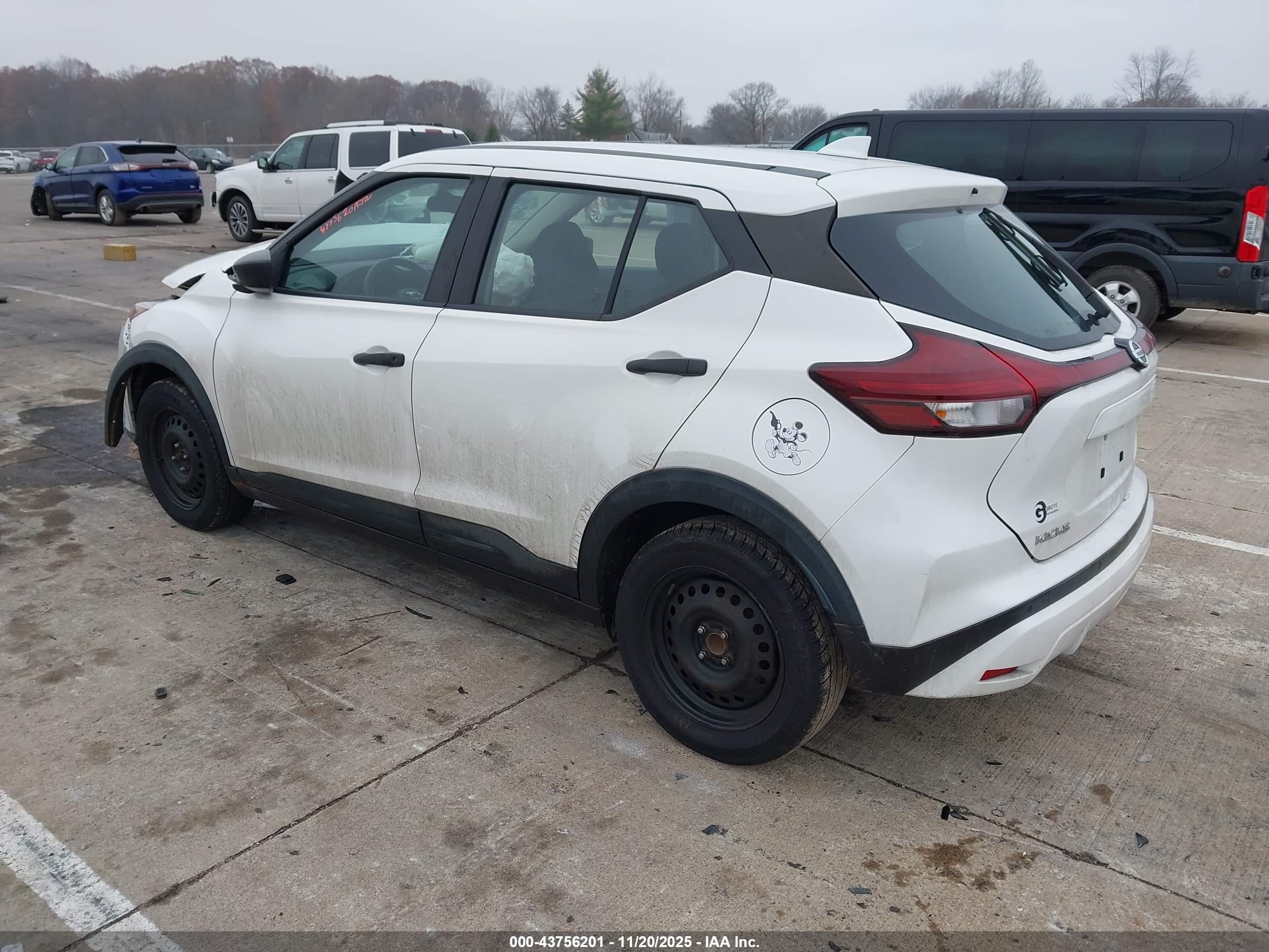 NISSAN KICKS image 3