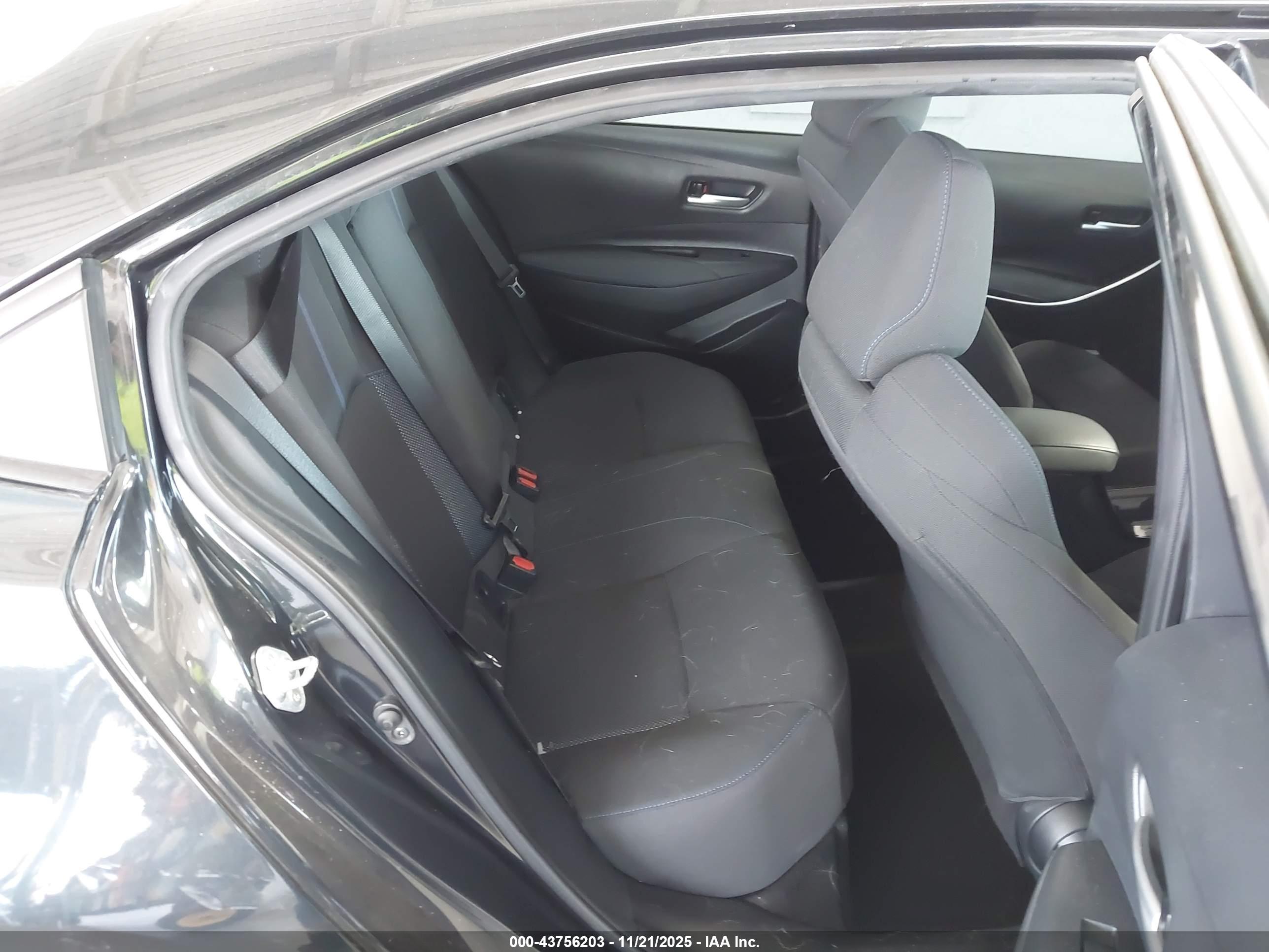 TOYOTA COROLLA image 8