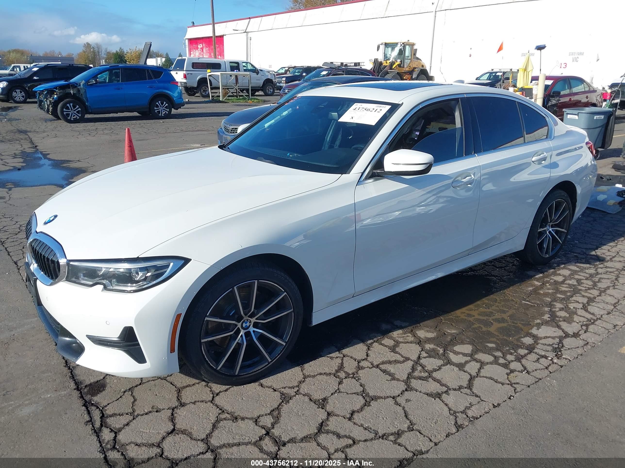 BMW 330I image 2