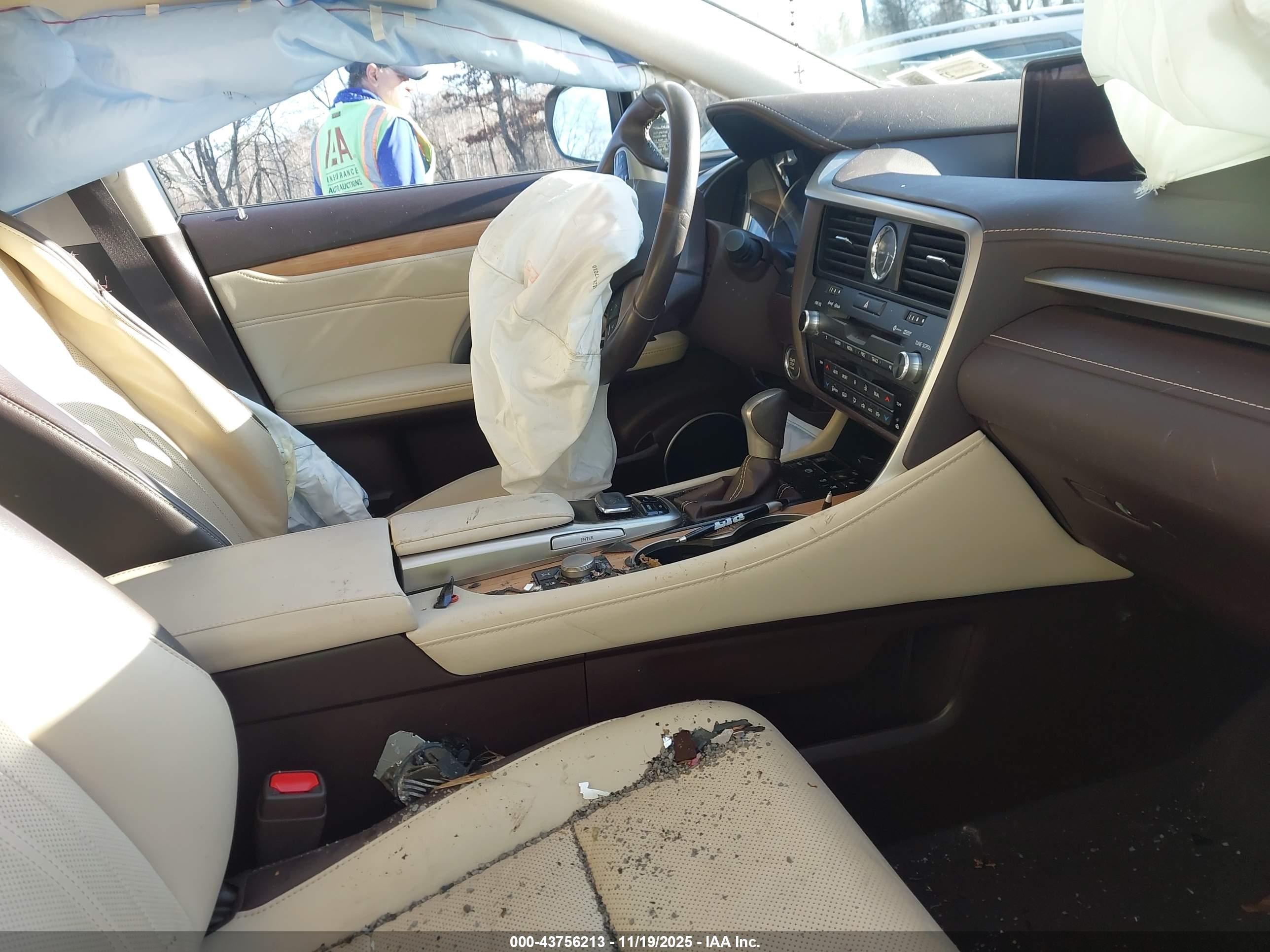 LEXUS RX image 5