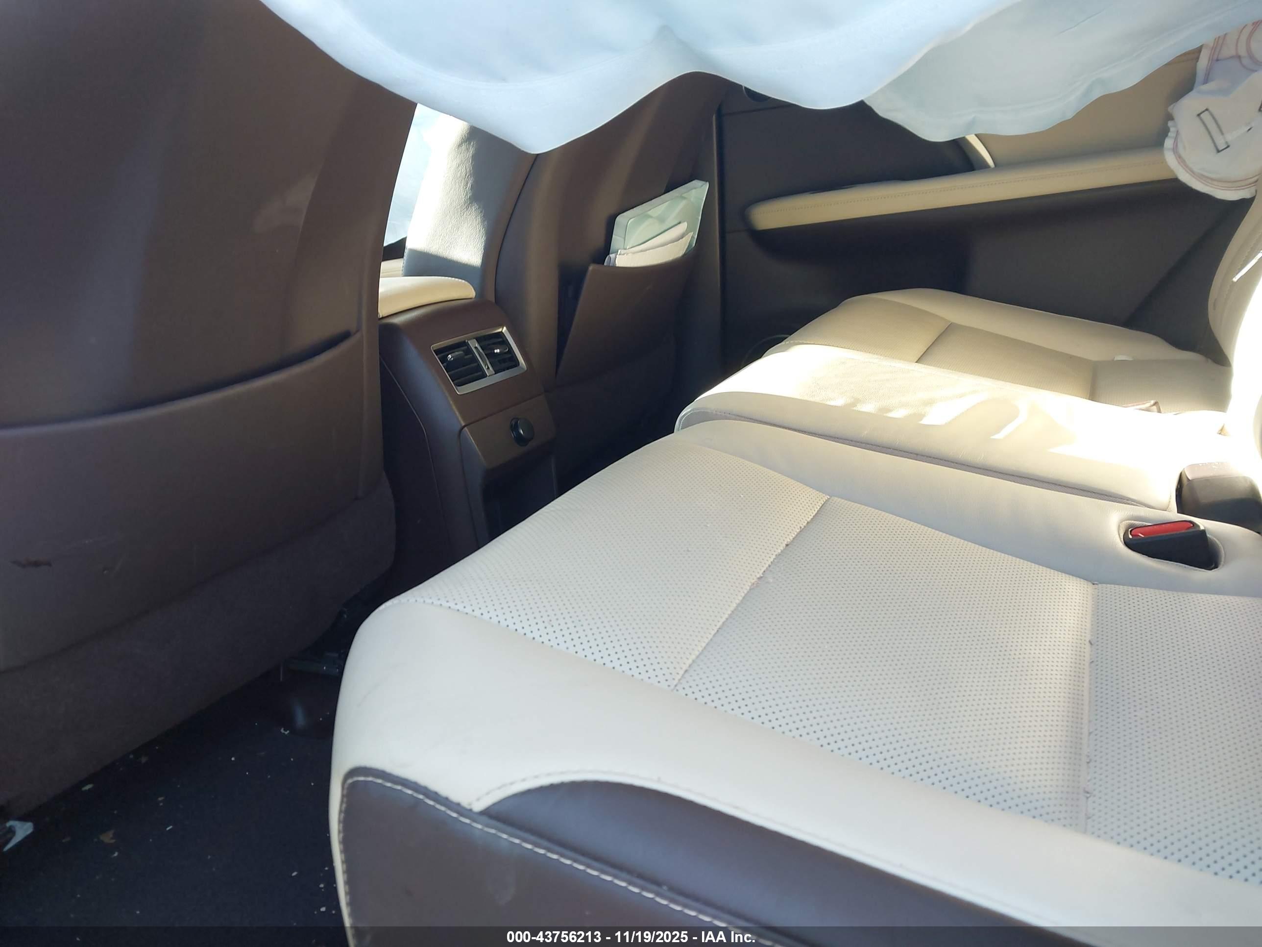 LEXUS RX image 8