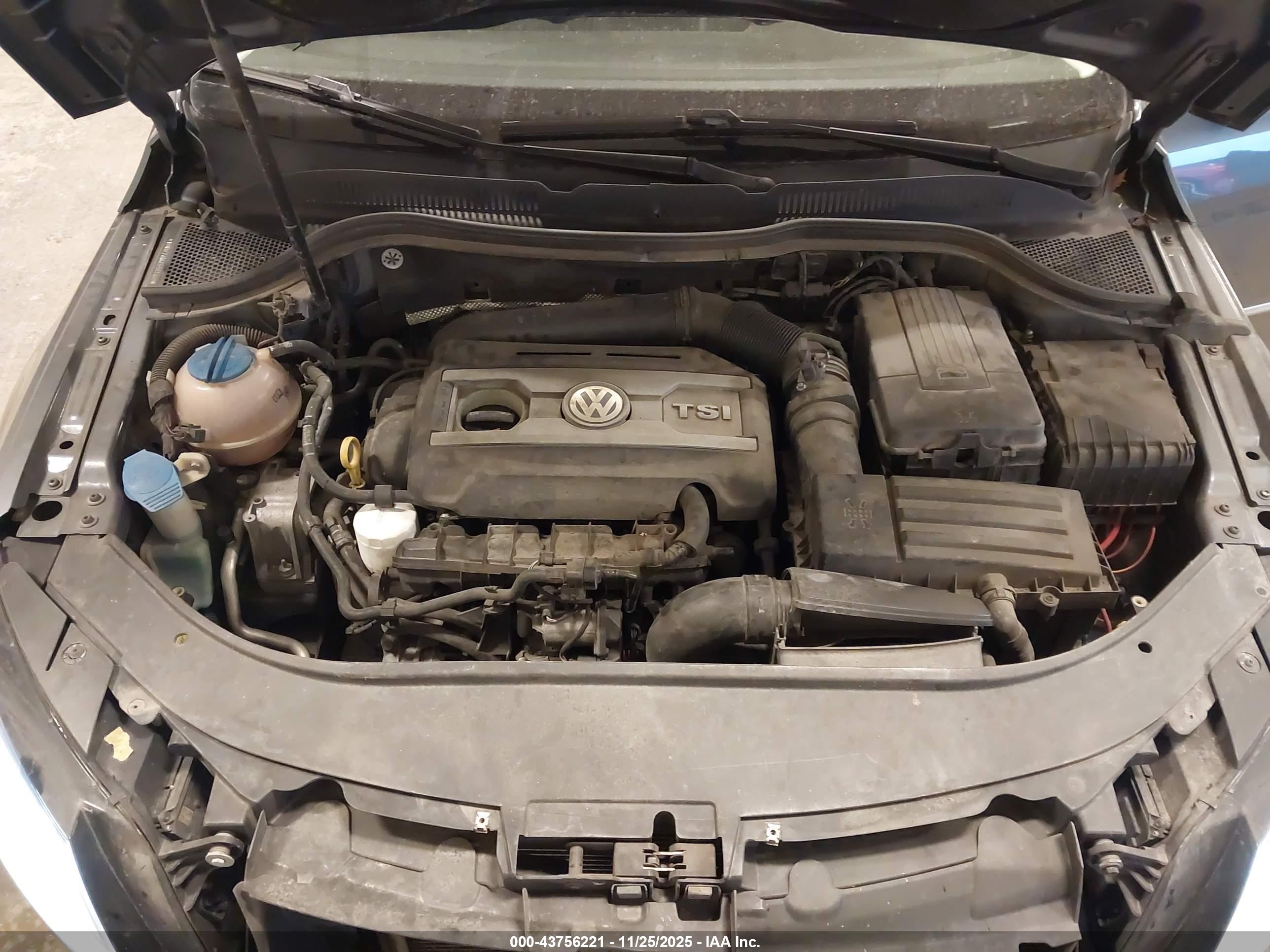 VOLKSWAGEN CC image 10