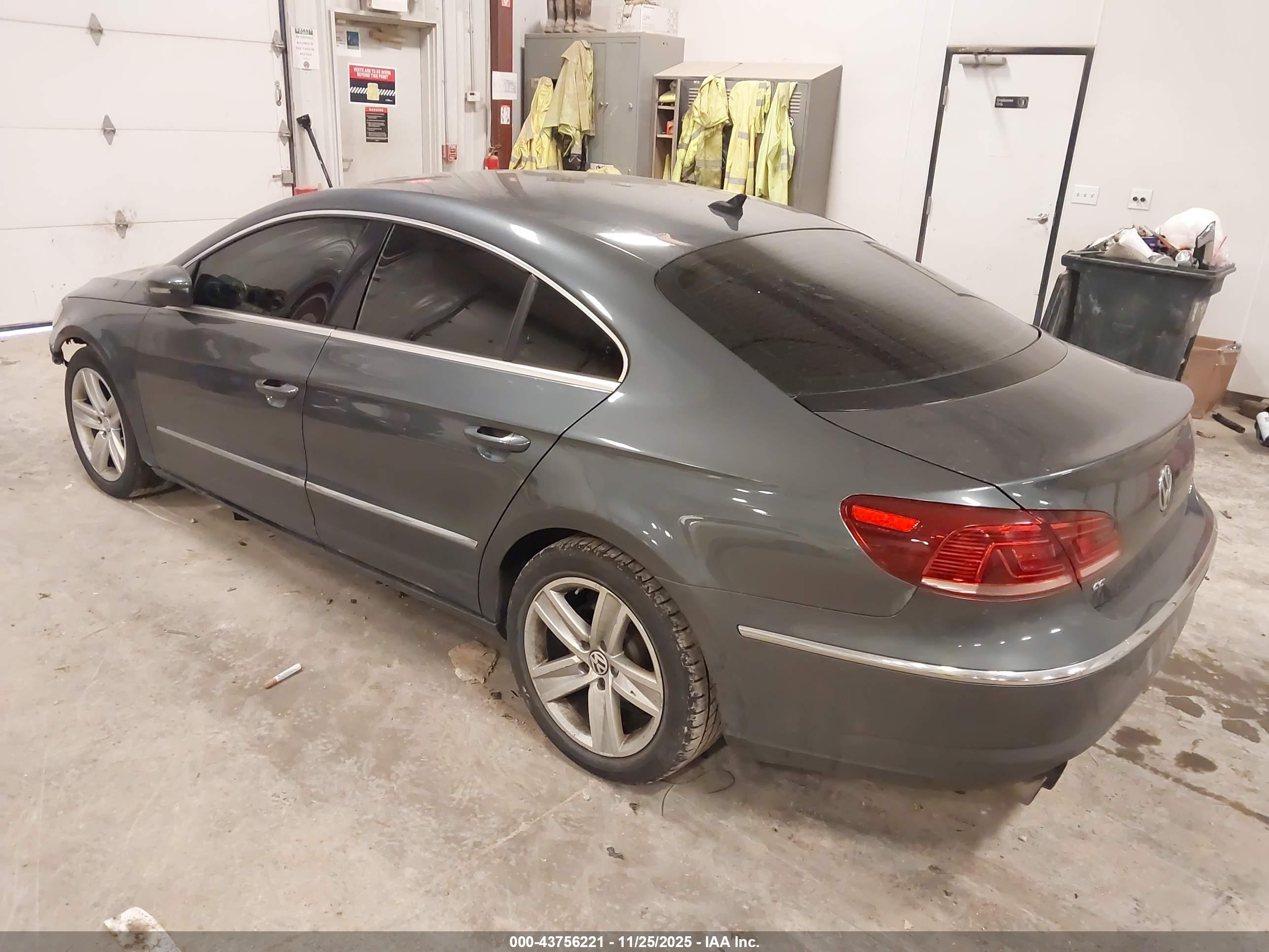 VOLKSWAGEN CC image 3