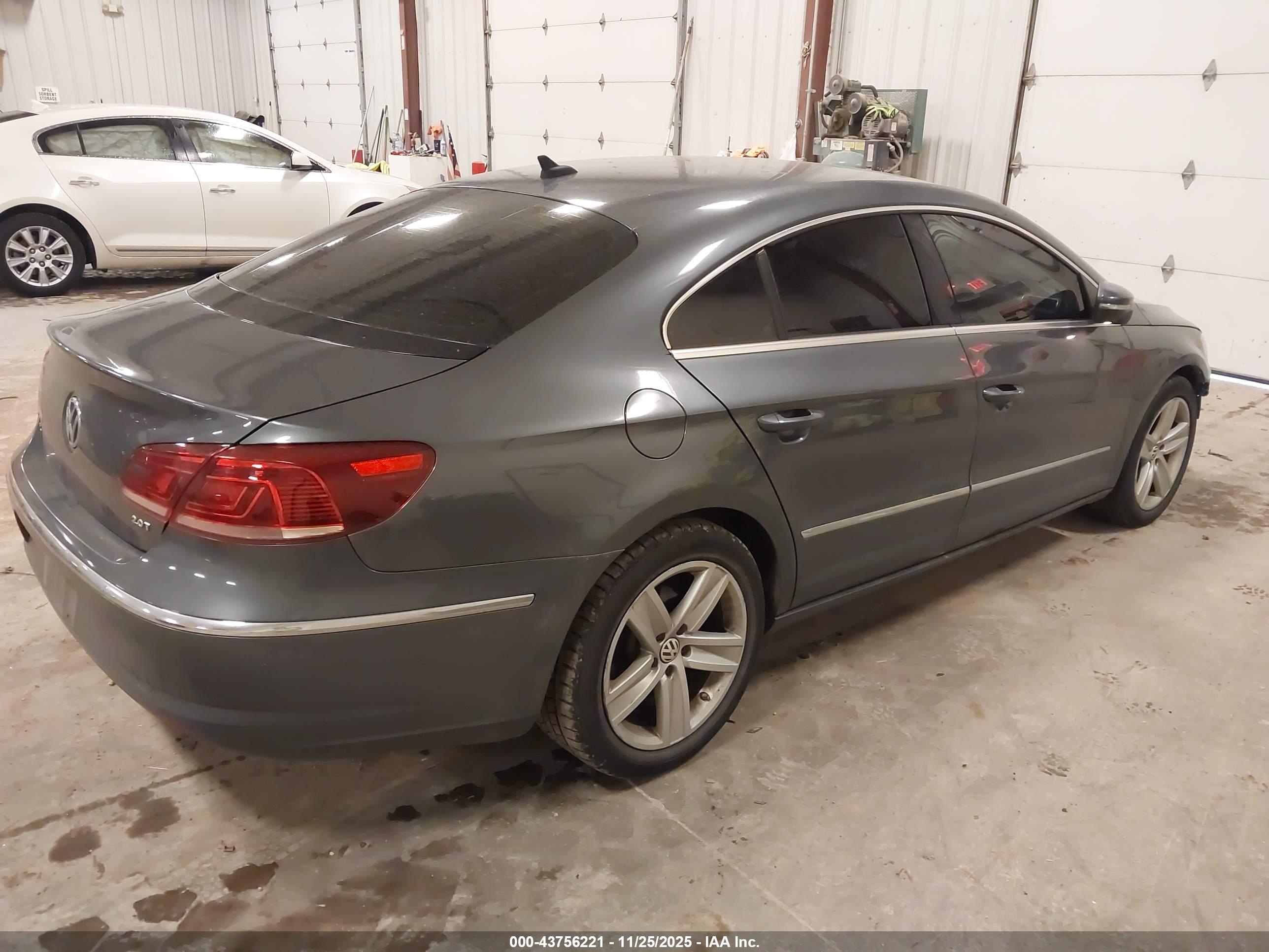 VOLKSWAGEN CC image 4