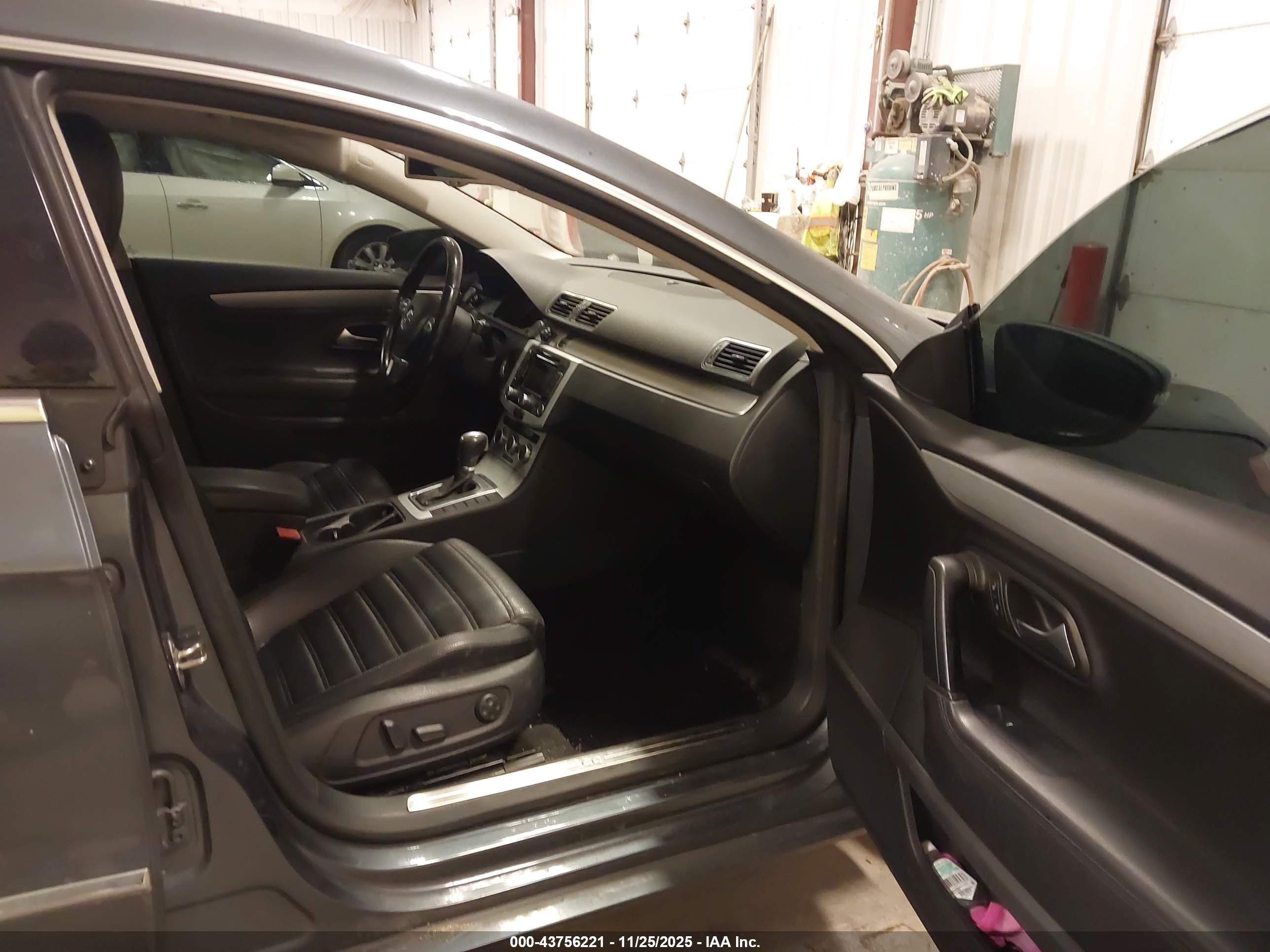 VOLKSWAGEN CC image 5