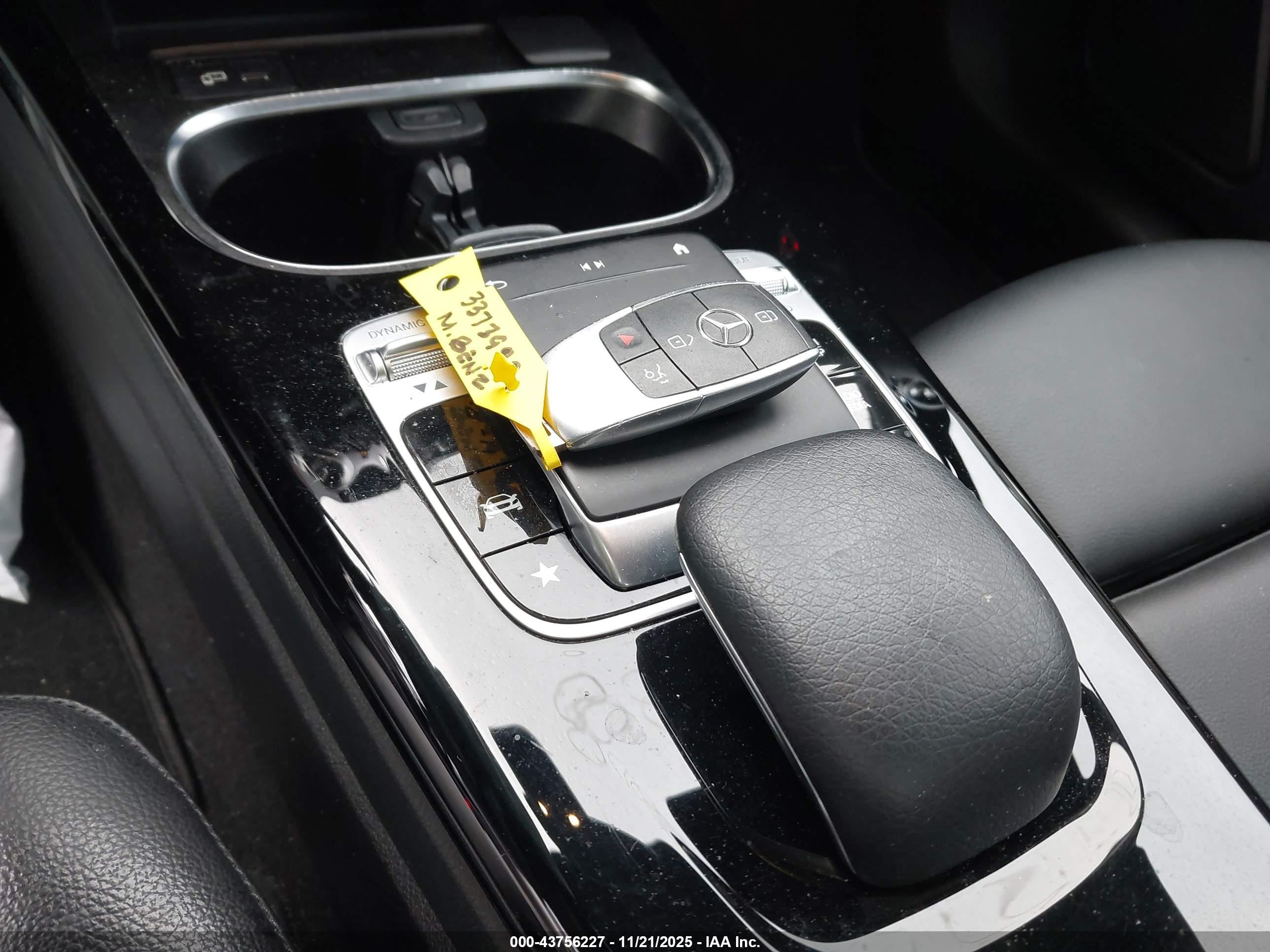 MERCEDES-BENZ CLA image 11