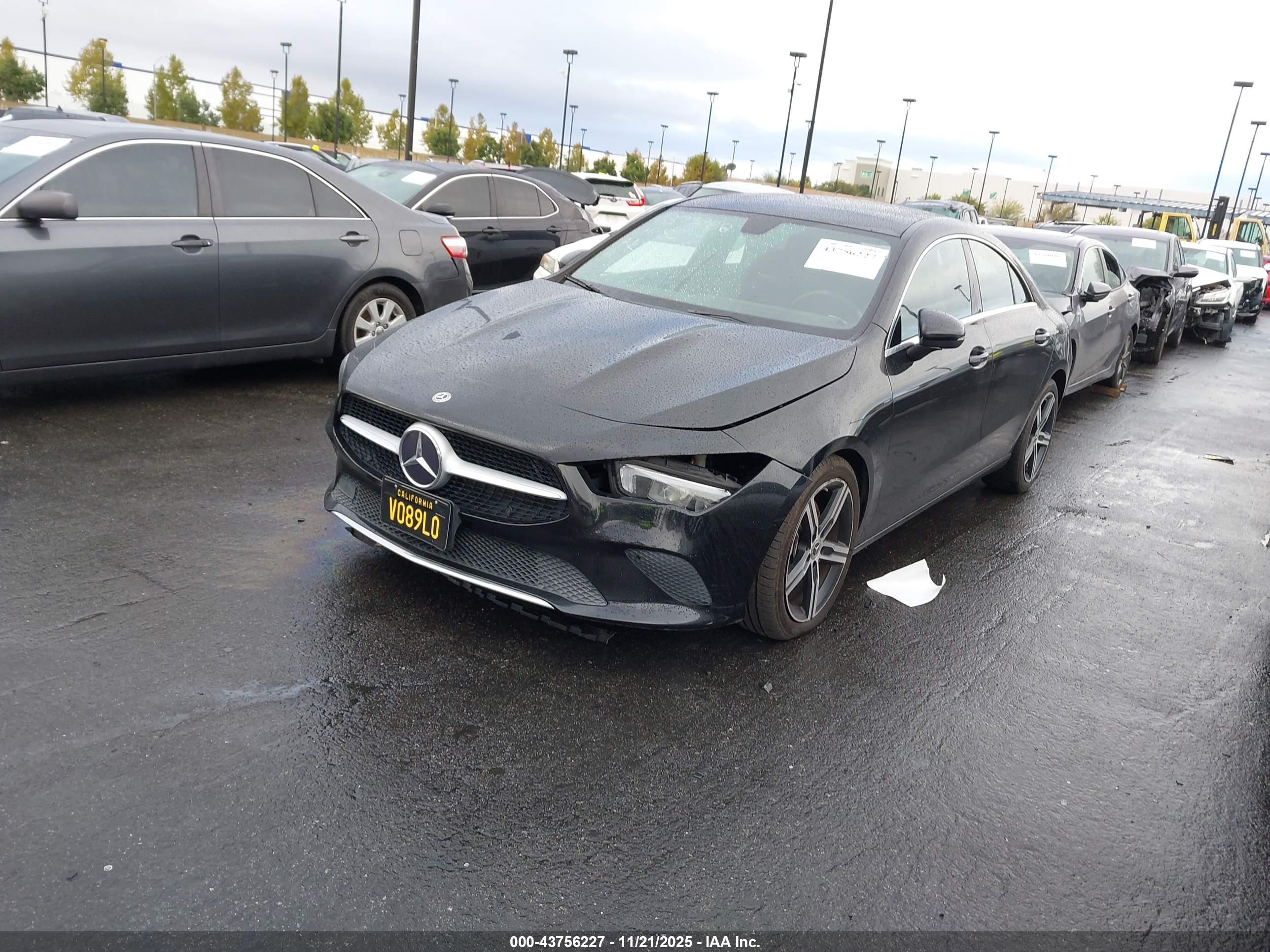 MERCEDES-BENZ CLA image 2