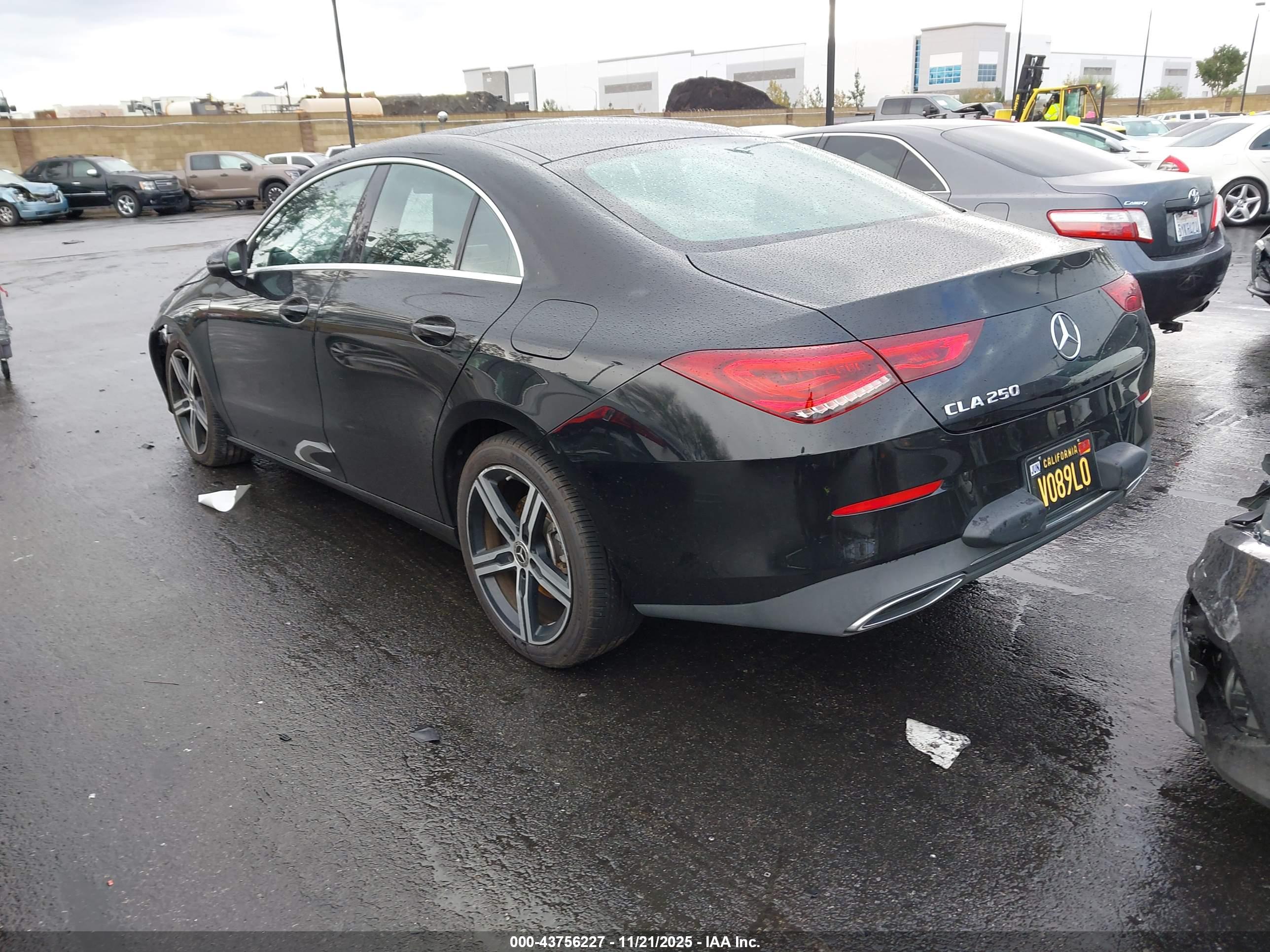 MERCEDES-BENZ CLA image 3
