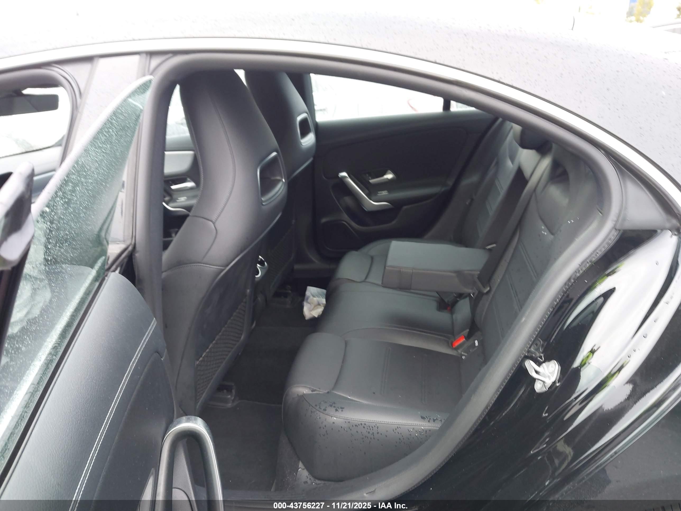 MERCEDES-BENZ CLA image 8