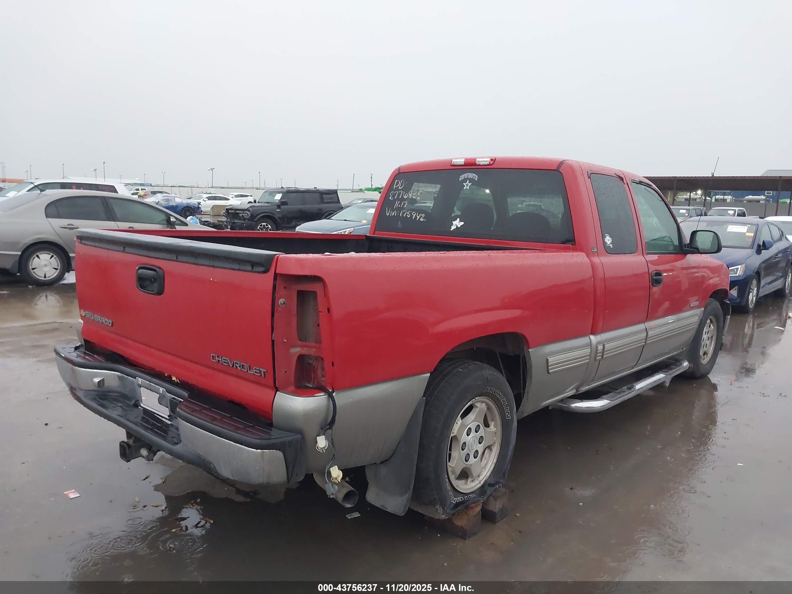 CHEVROLET SILVERADO image 4