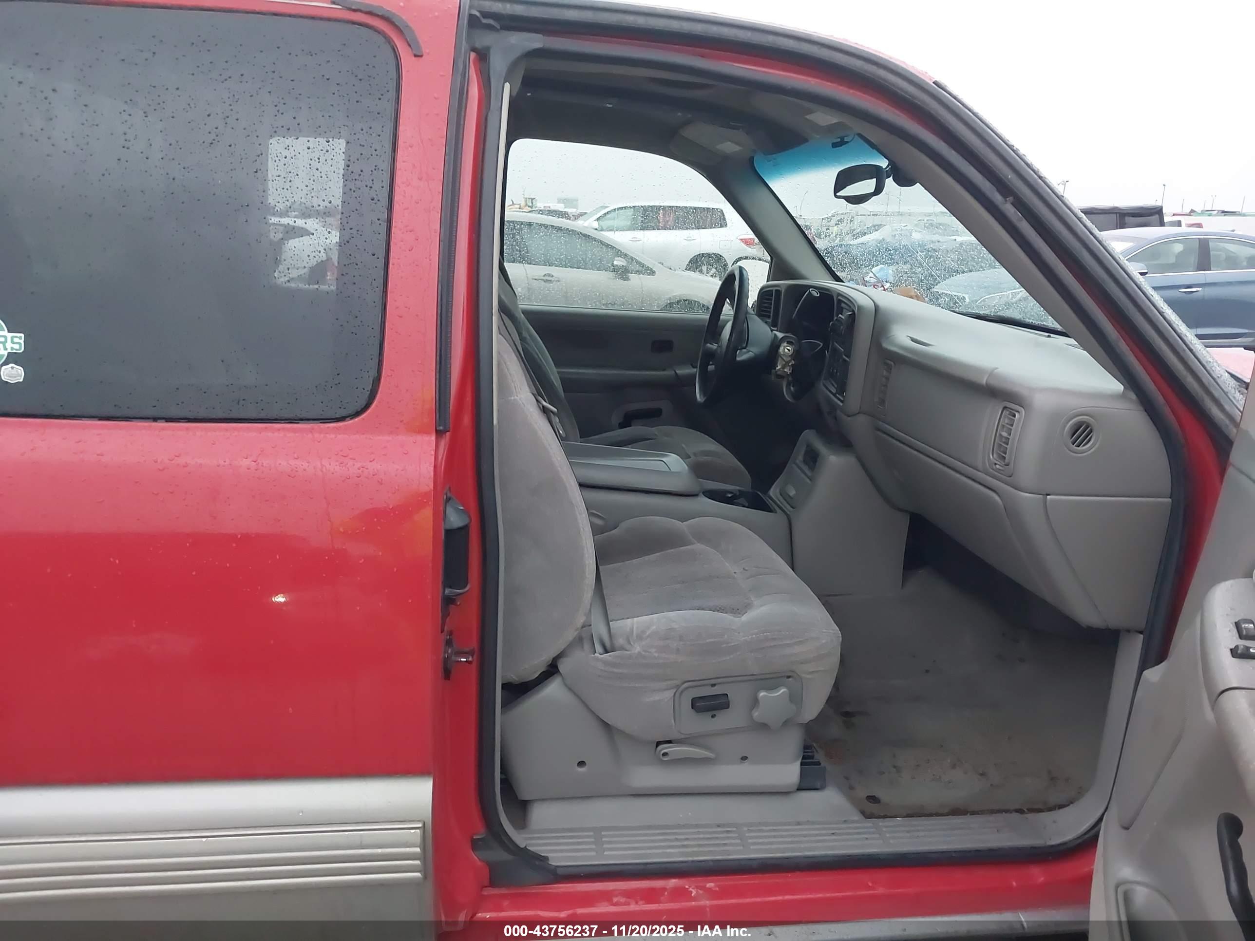 CHEVROLET SILVERADO image 5