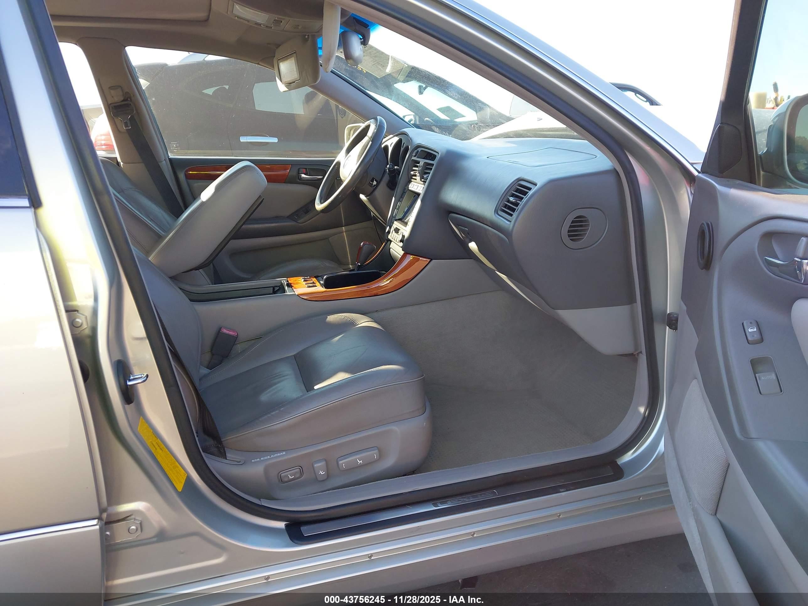 LEXUS GS image 5
