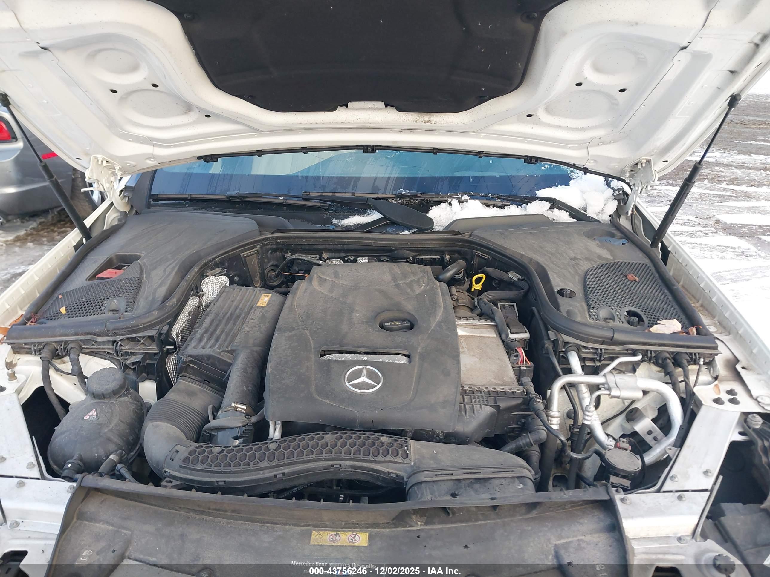 MERCEDES-BENZ E image 10