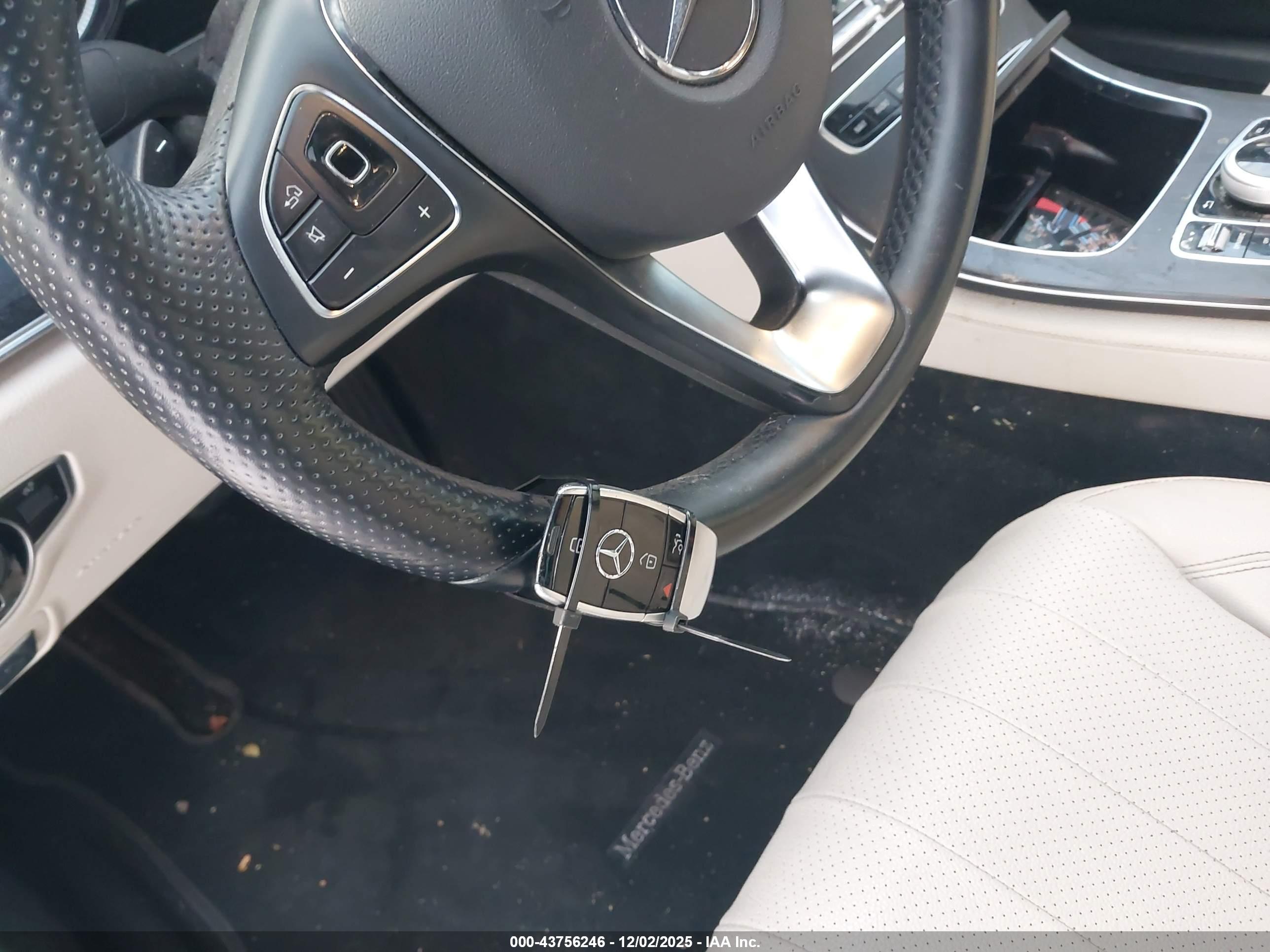 MERCEDES-BENZ E image 11