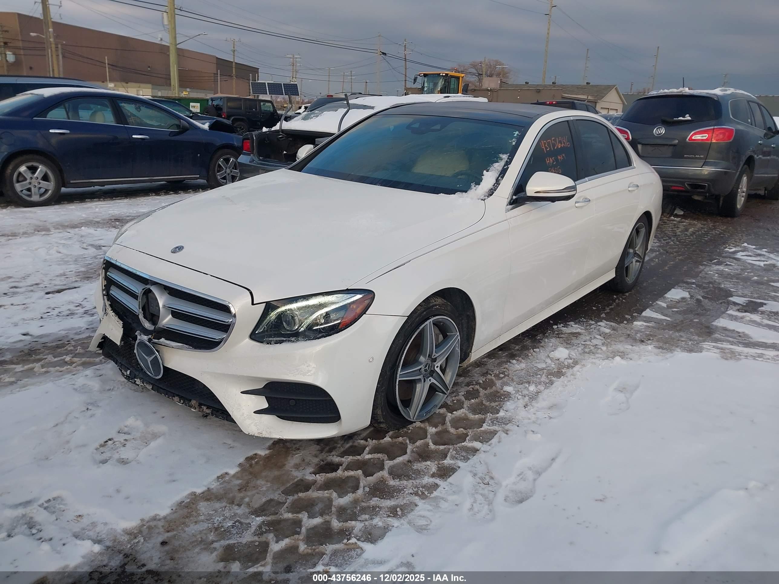MERCEDES-BENZ E image 2