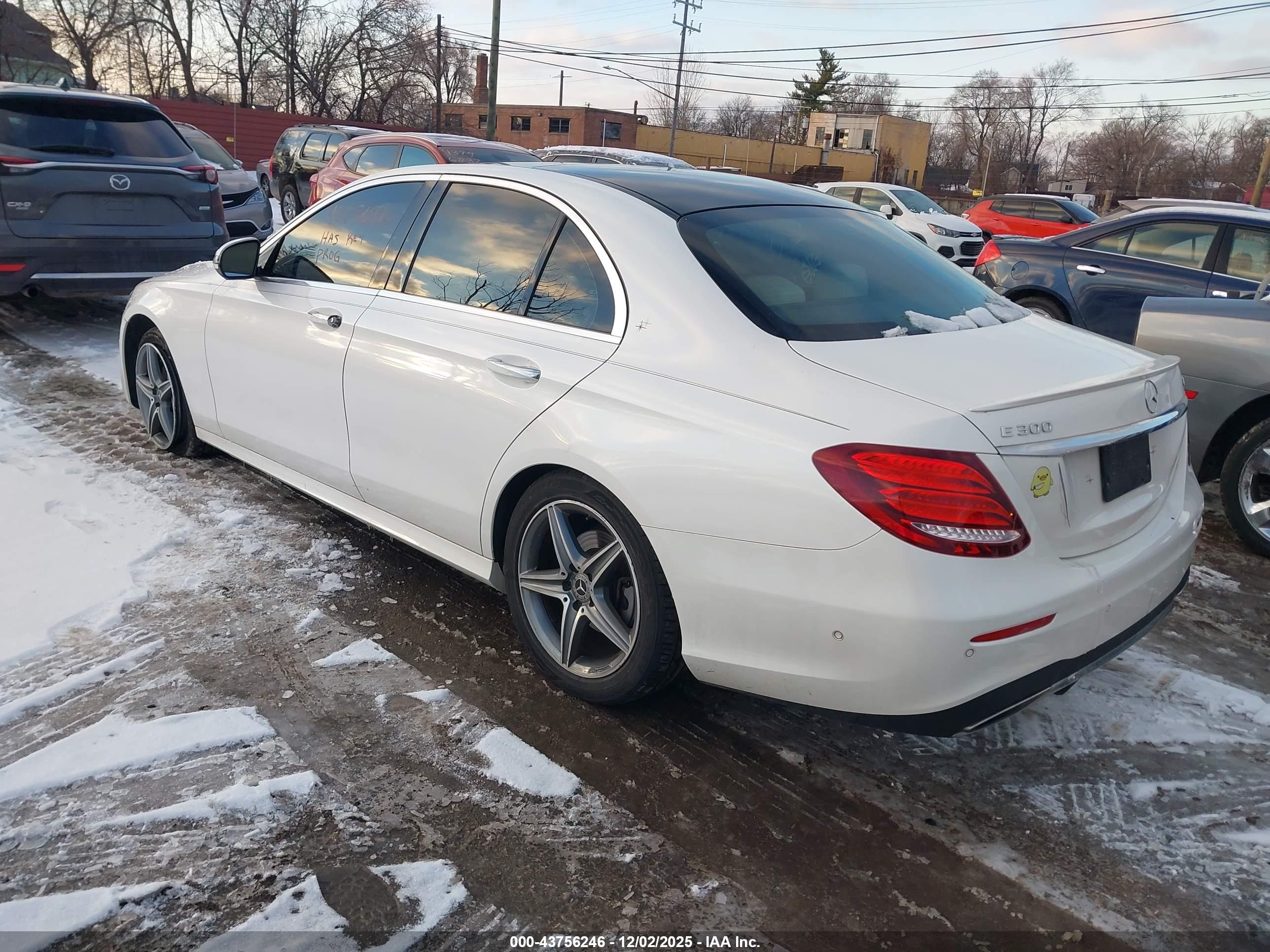 MERCEDES-BENZ E image 3