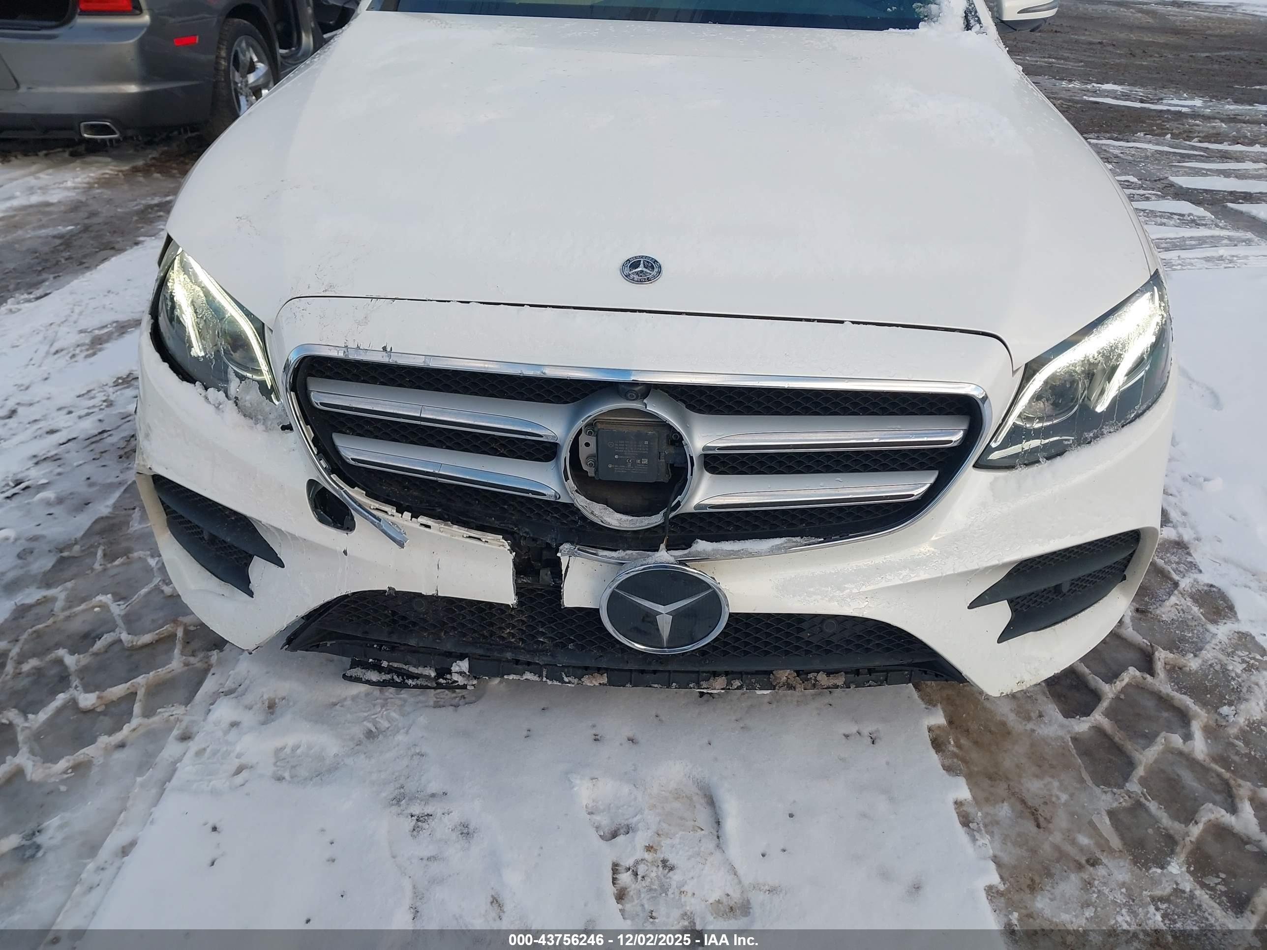 MERCEDES-BENZ E image 6