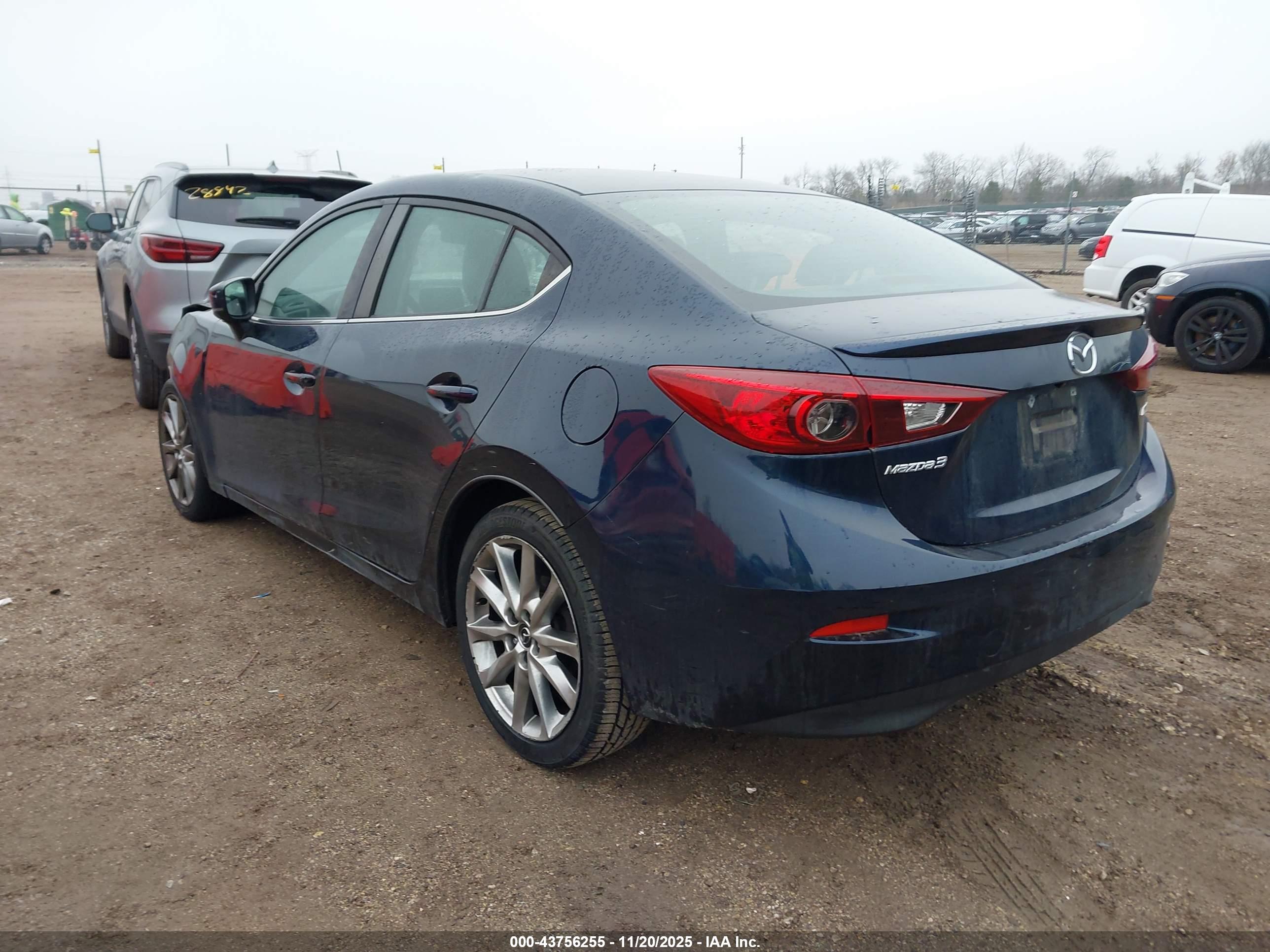 MAZDA MAZDA3 image 3