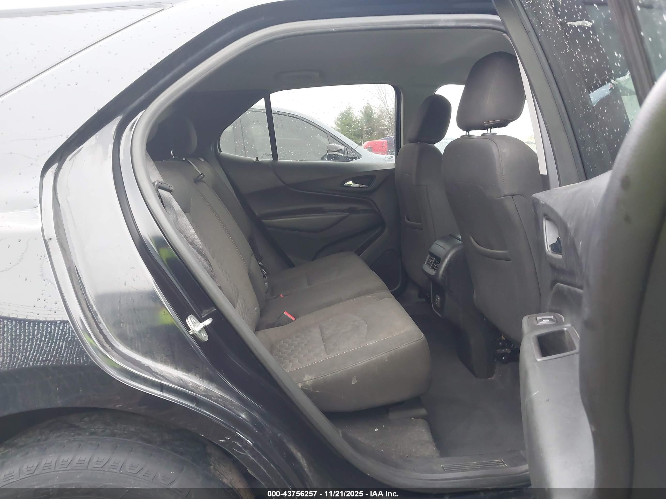 CHEVROLET EQUINOX image 8
