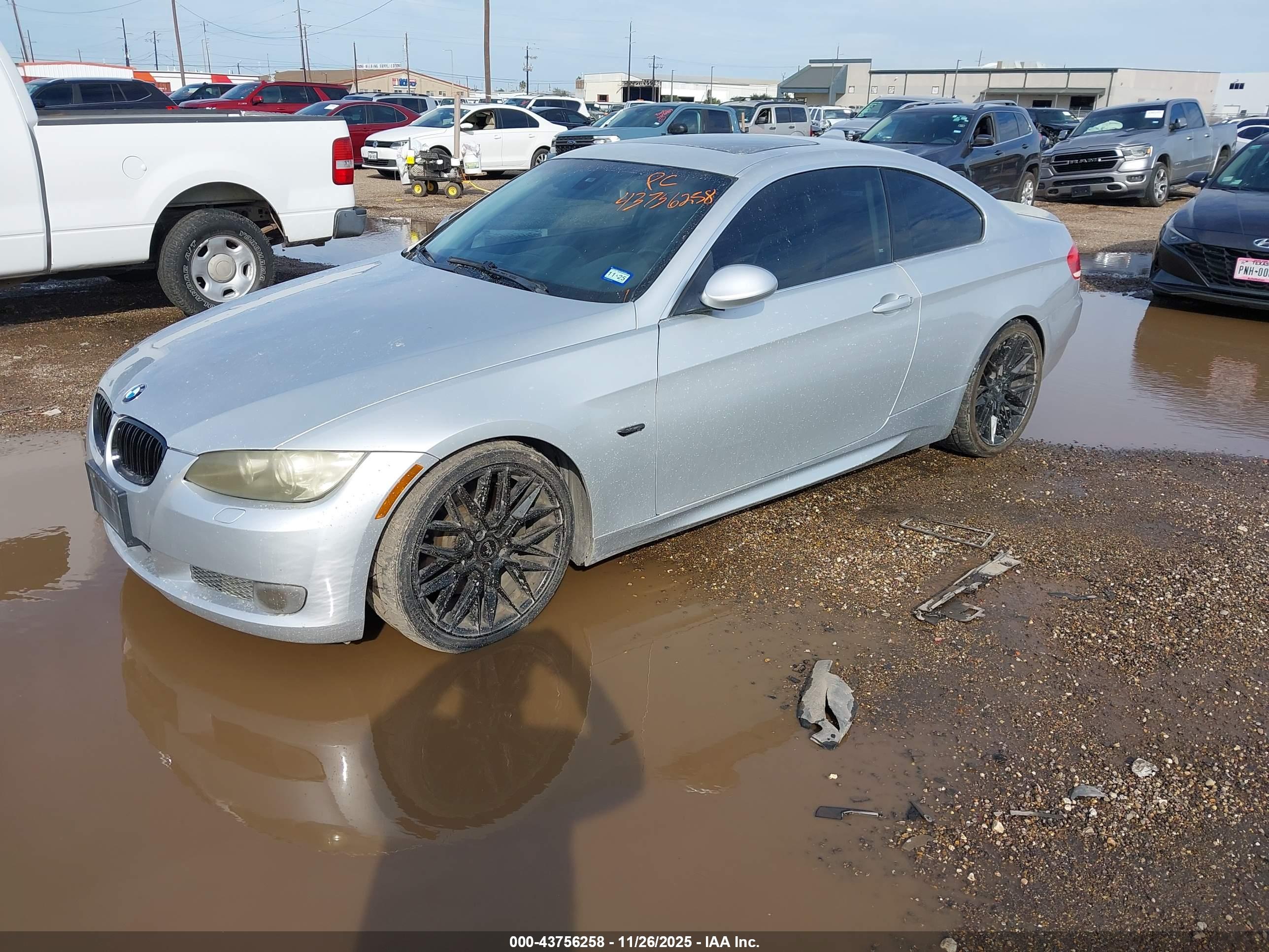 BMW 335I image 2