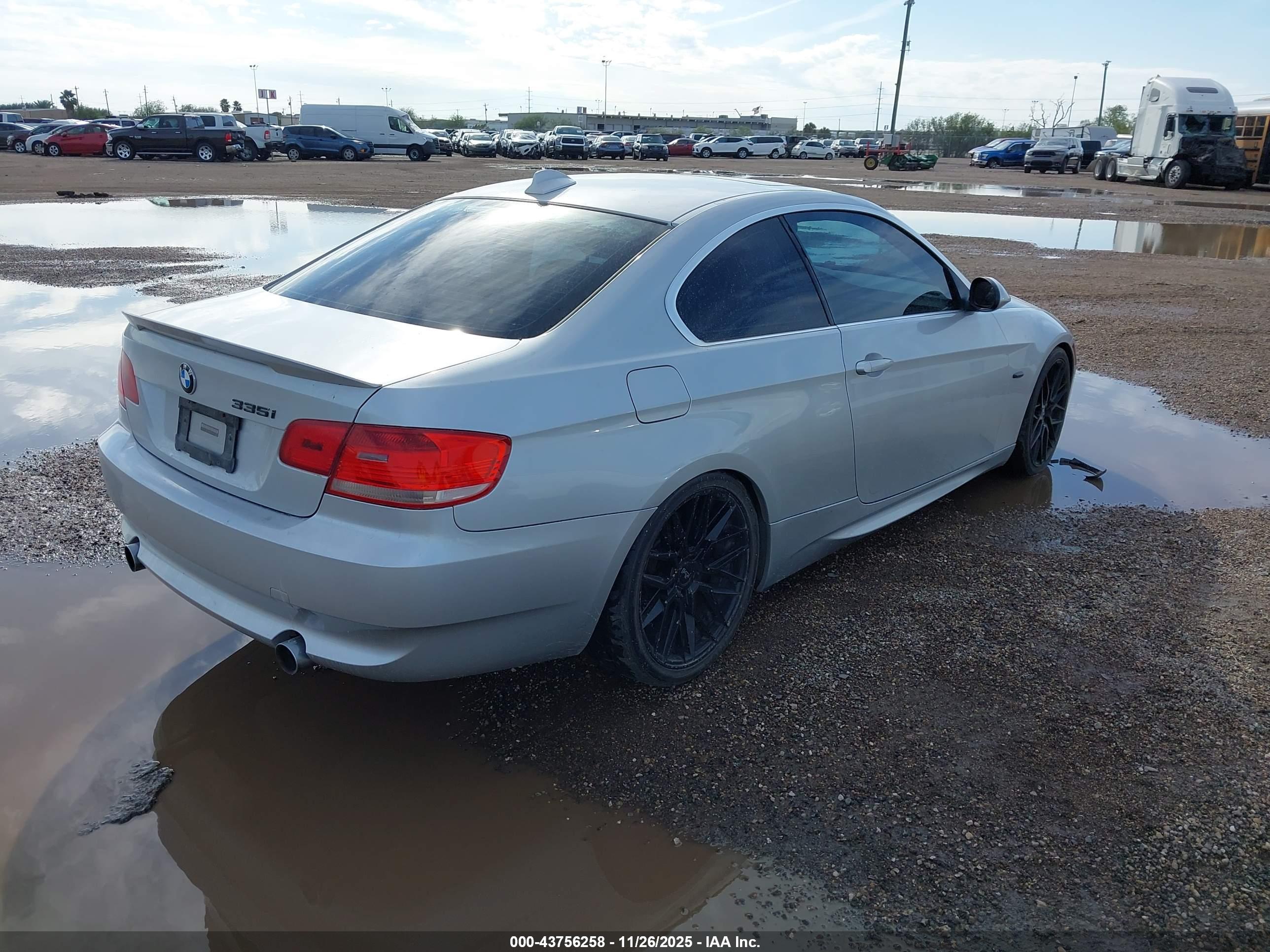 BMW 335I image 4