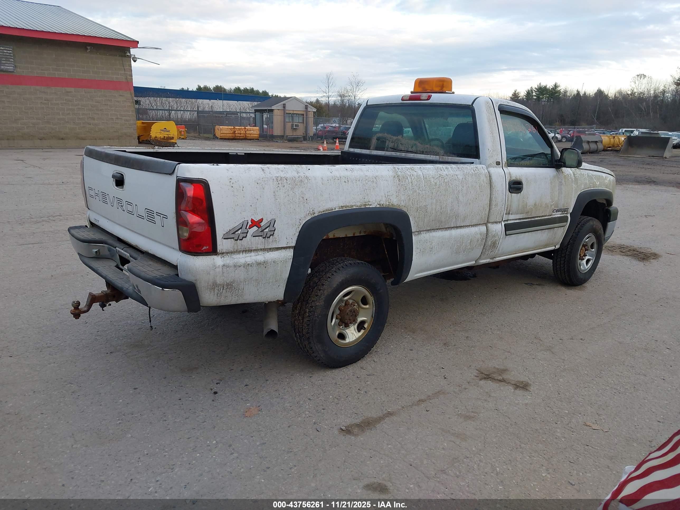 CHEVROLET SILVERADO image 4