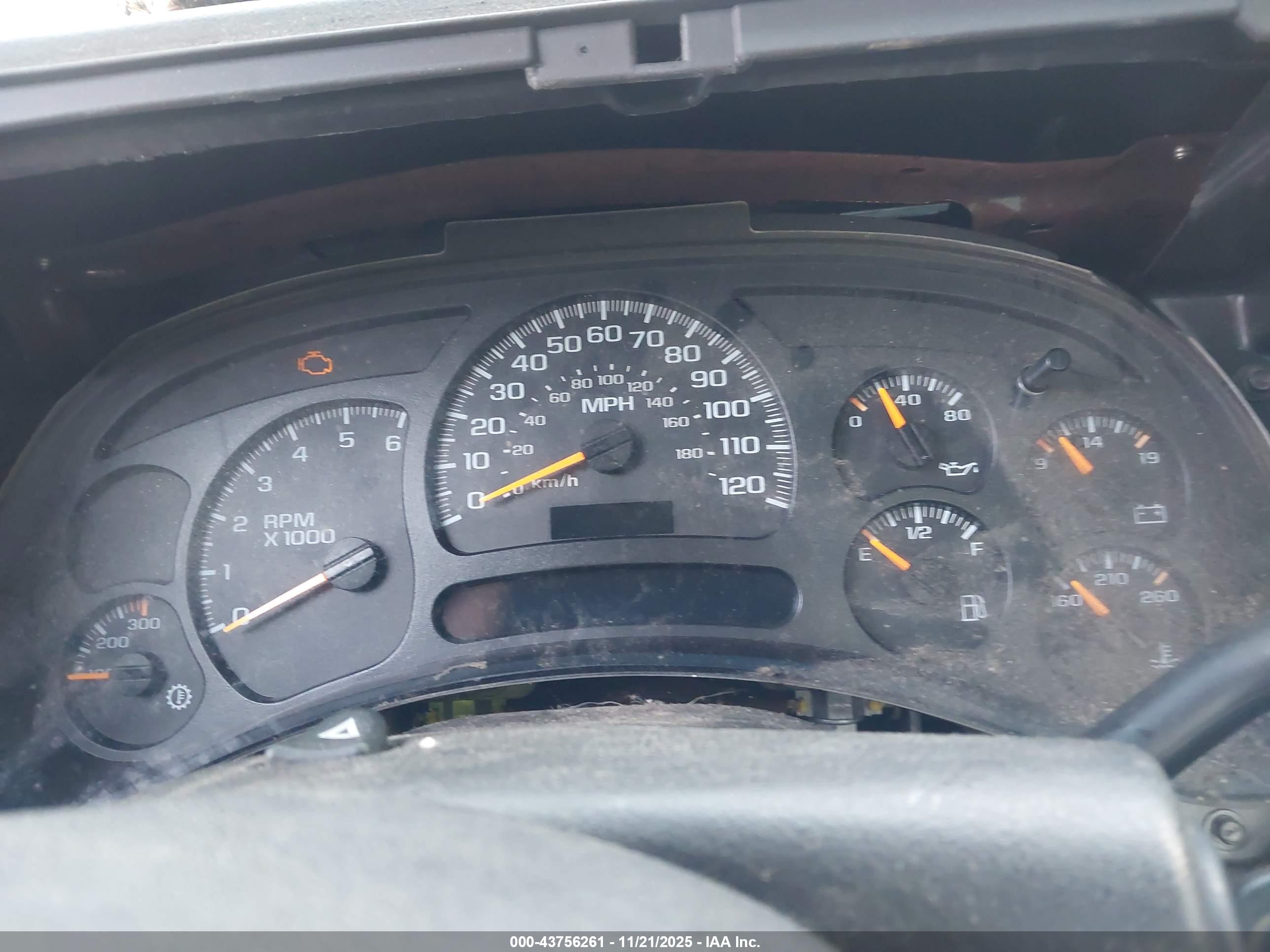 CHEVROLET SILVERADO image 7