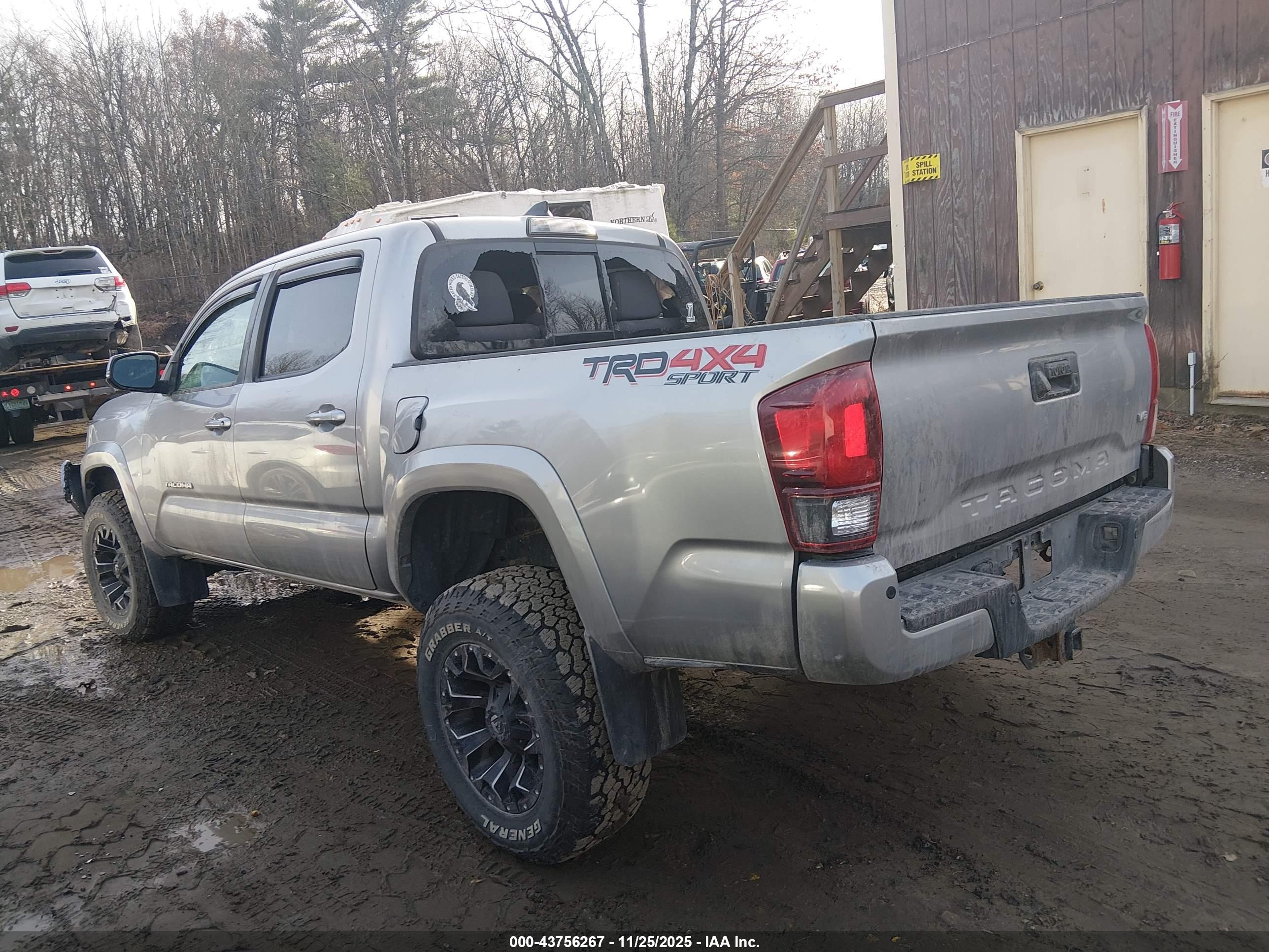 TOYOTA TACOMA image 3