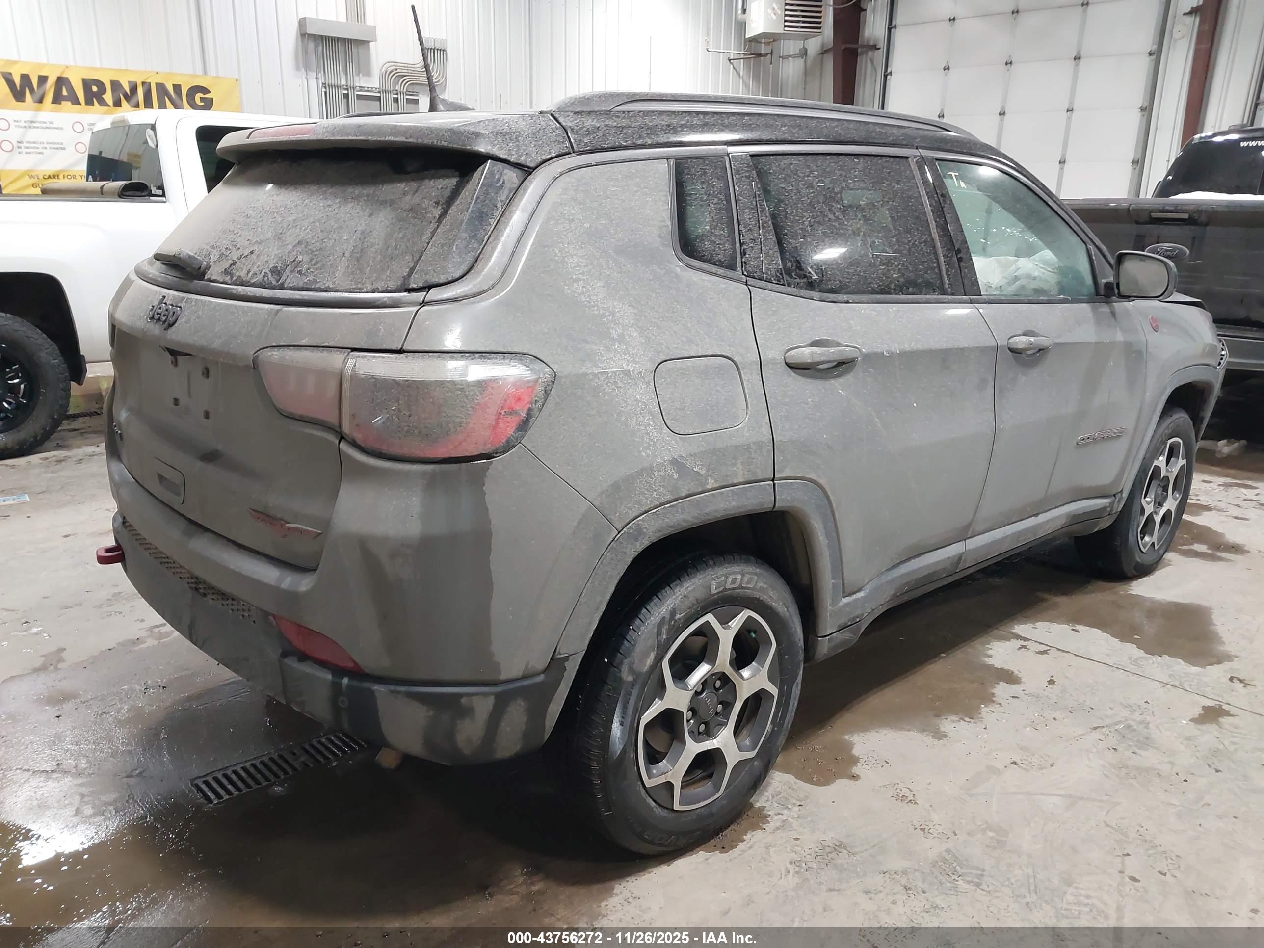 JEEP COMPASS image 4