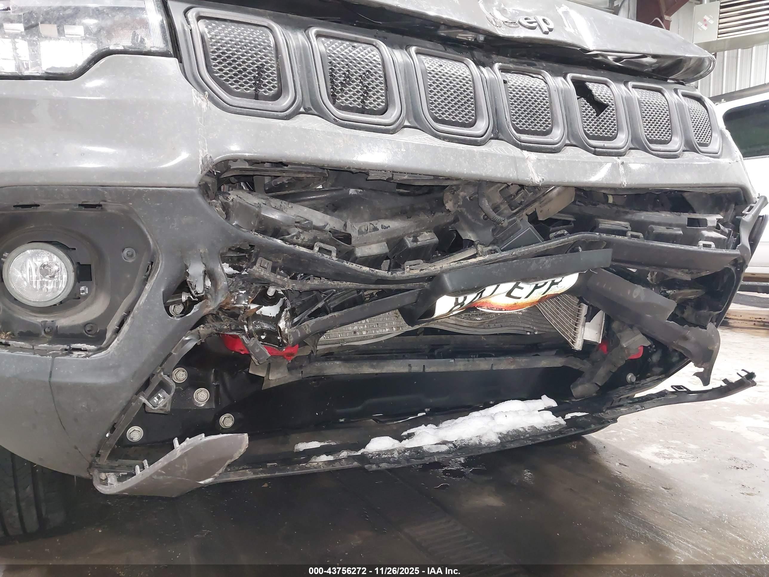 JEEP COMPASS image 6