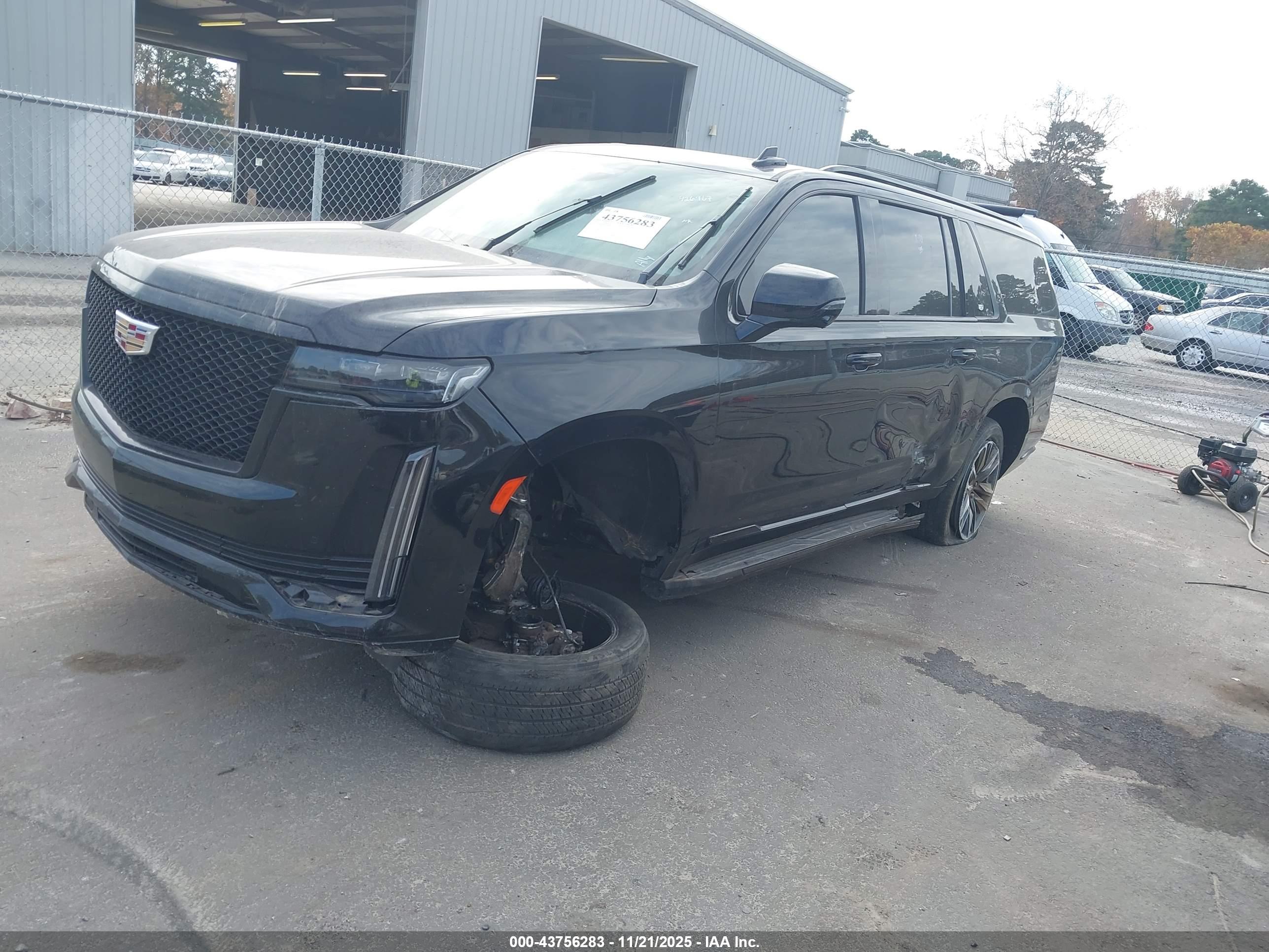 CADILLAC ESCALADE image 2