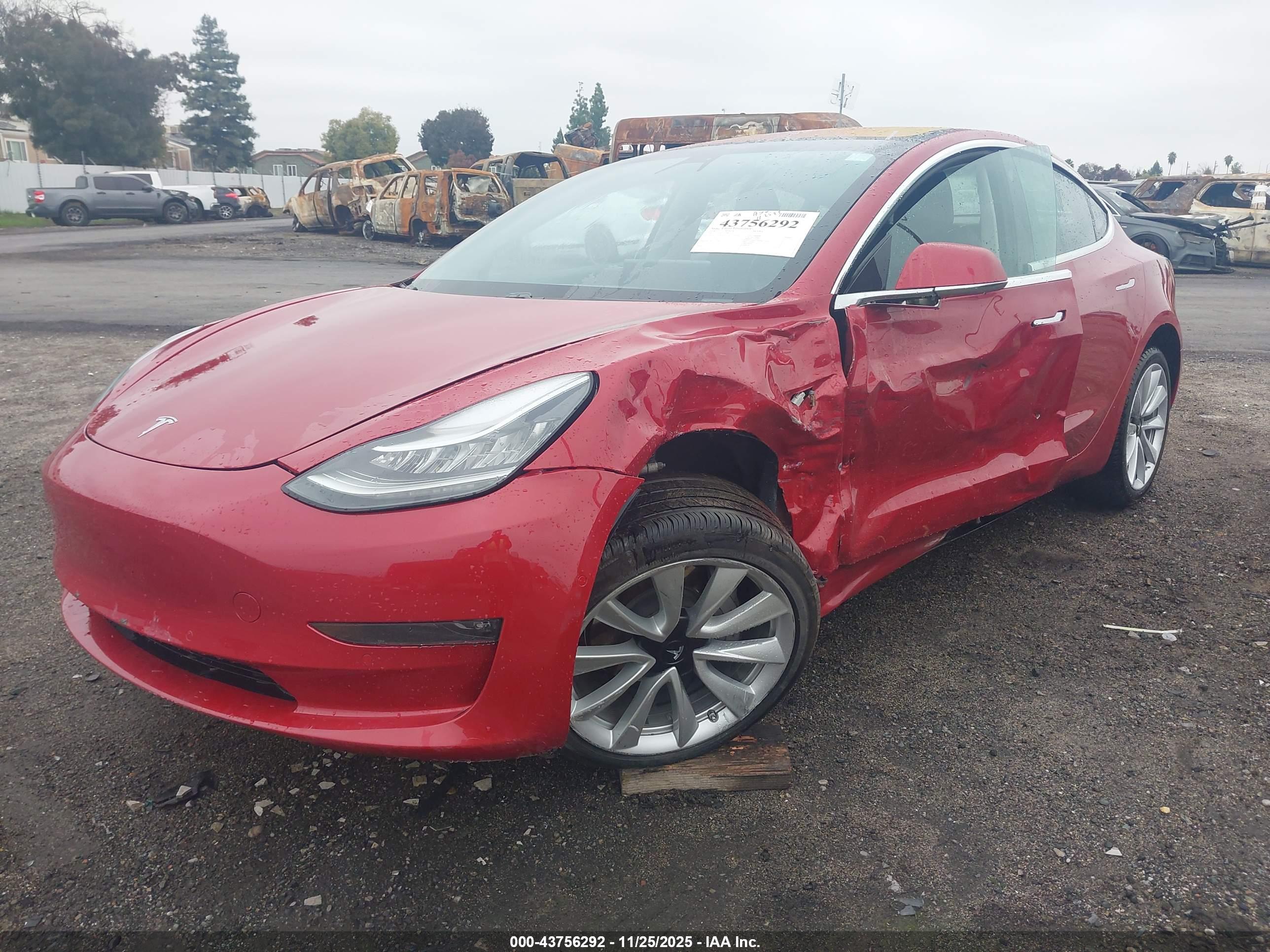TESLA MODEL image 2