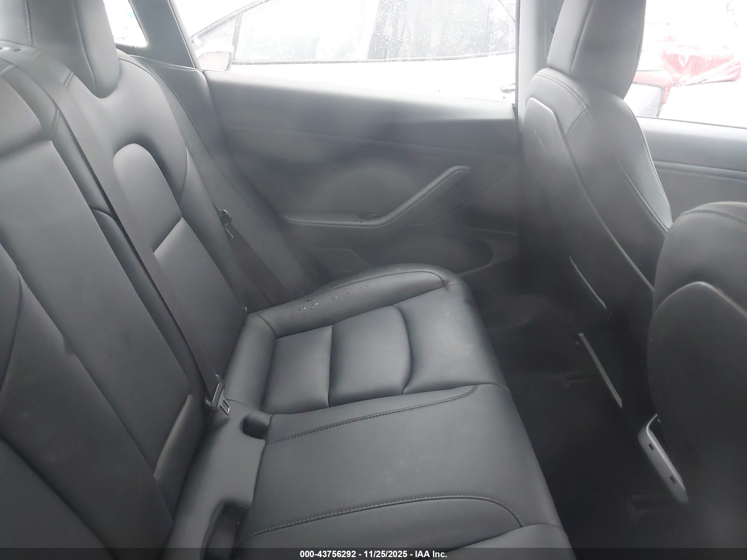 TESLA MODEL image 8