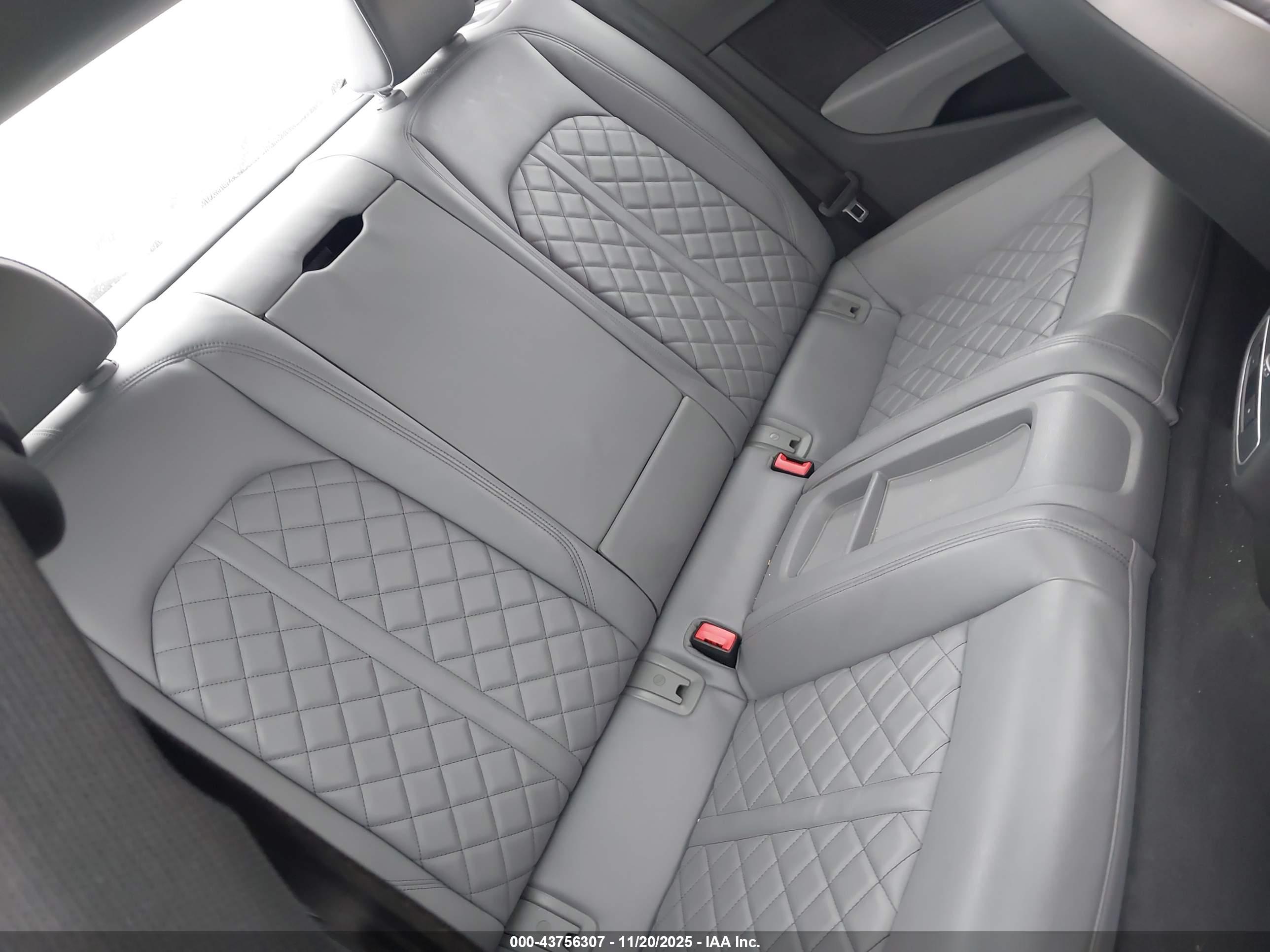 AUDI S5 image 8