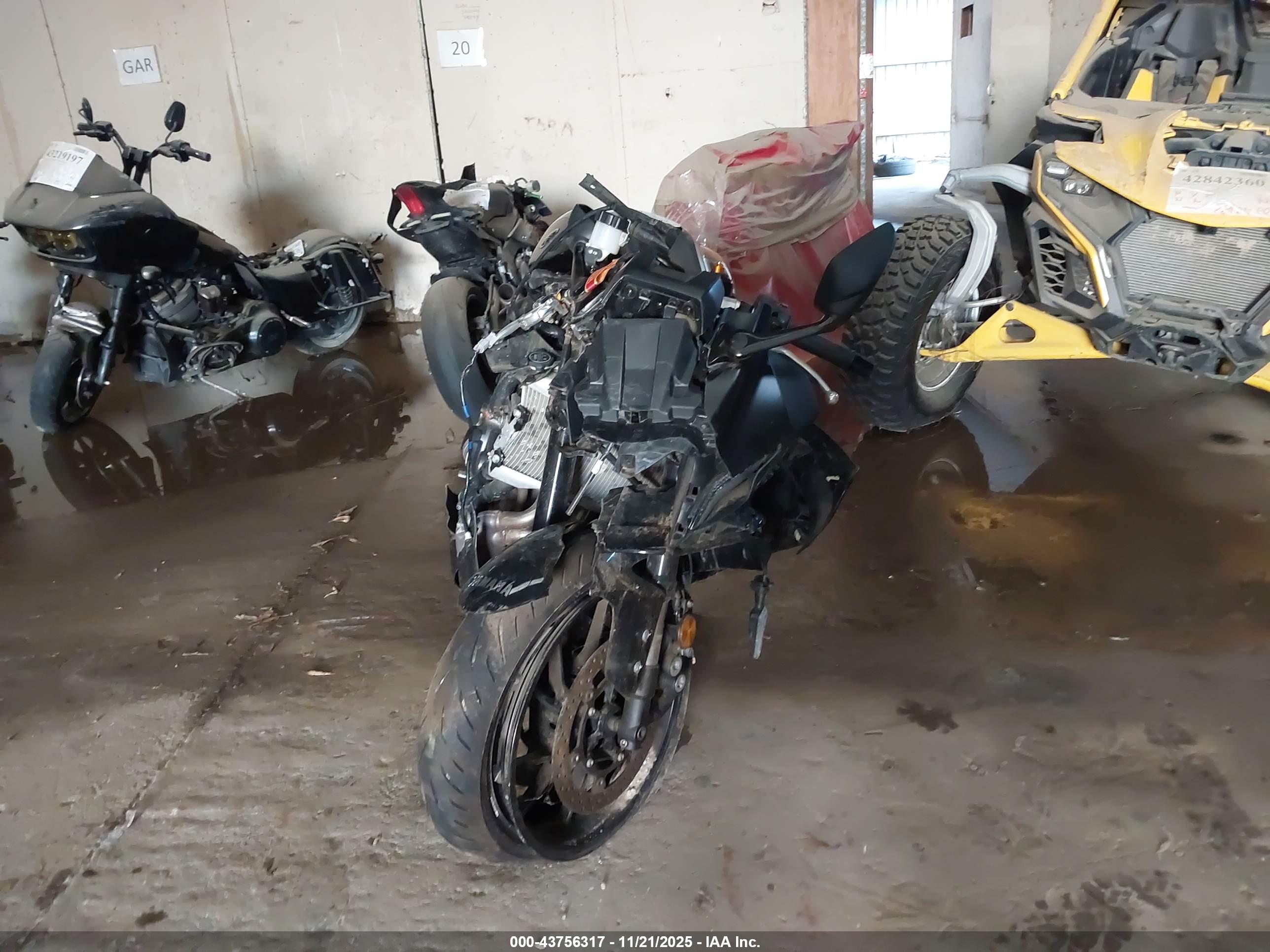 YAMAHA YZFR7 image 5
