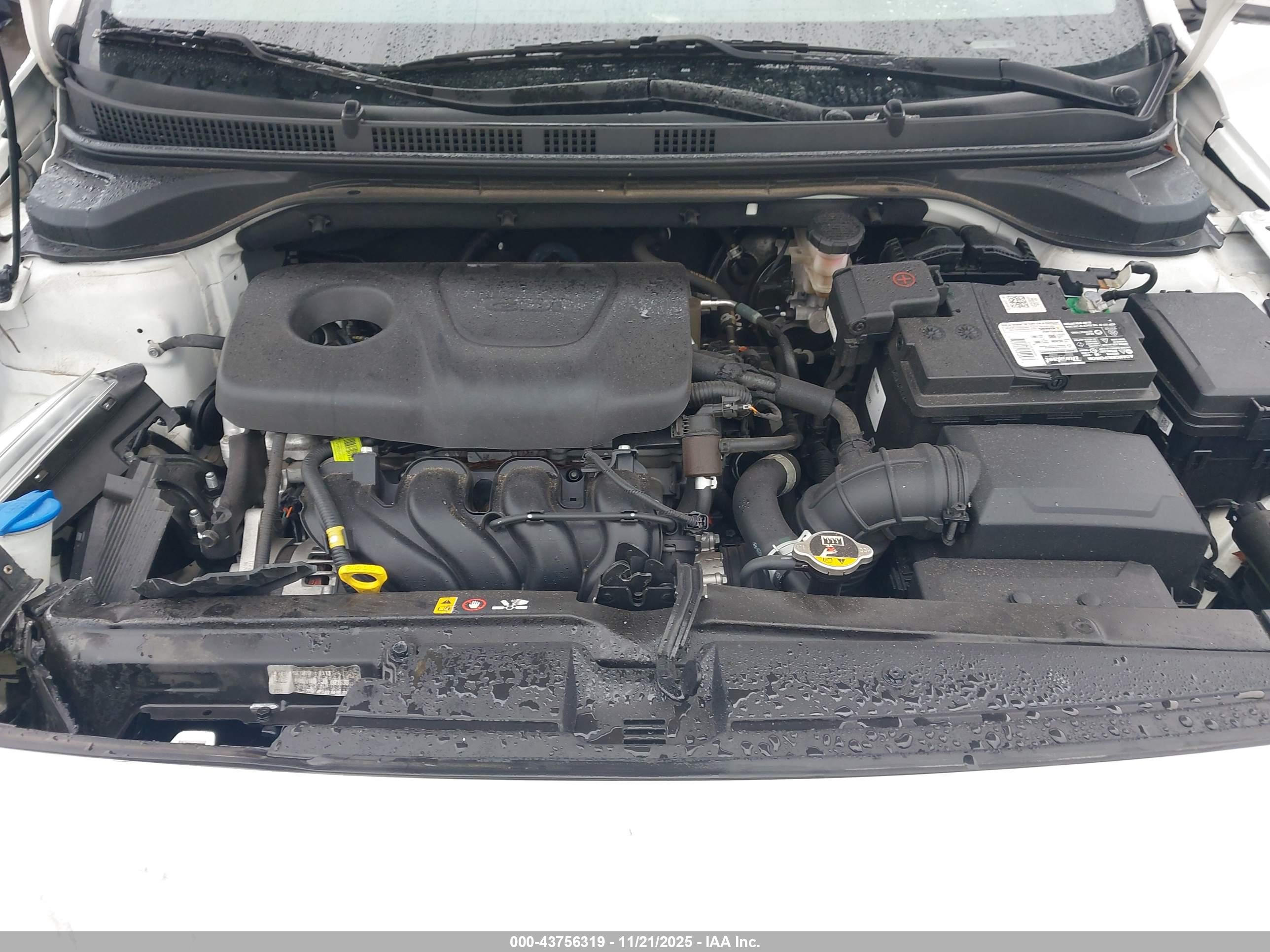 HYUNDAI ACCENT image 10