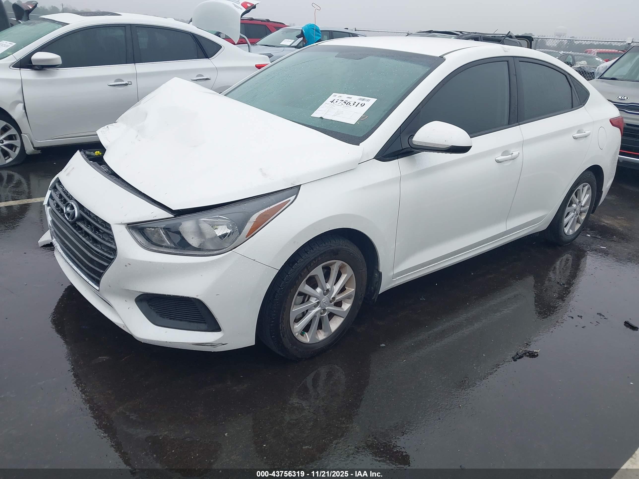 HYUNDAI ACCENT image 2