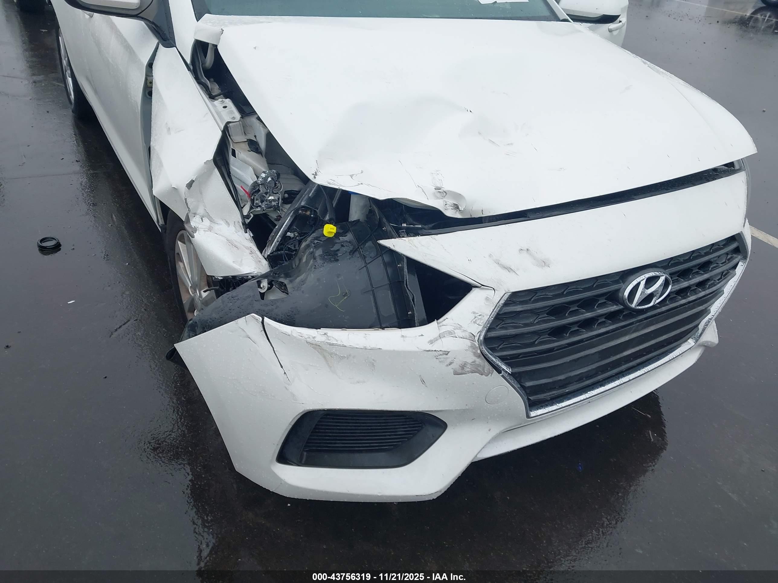 HYUNDAI ACCENT image 6