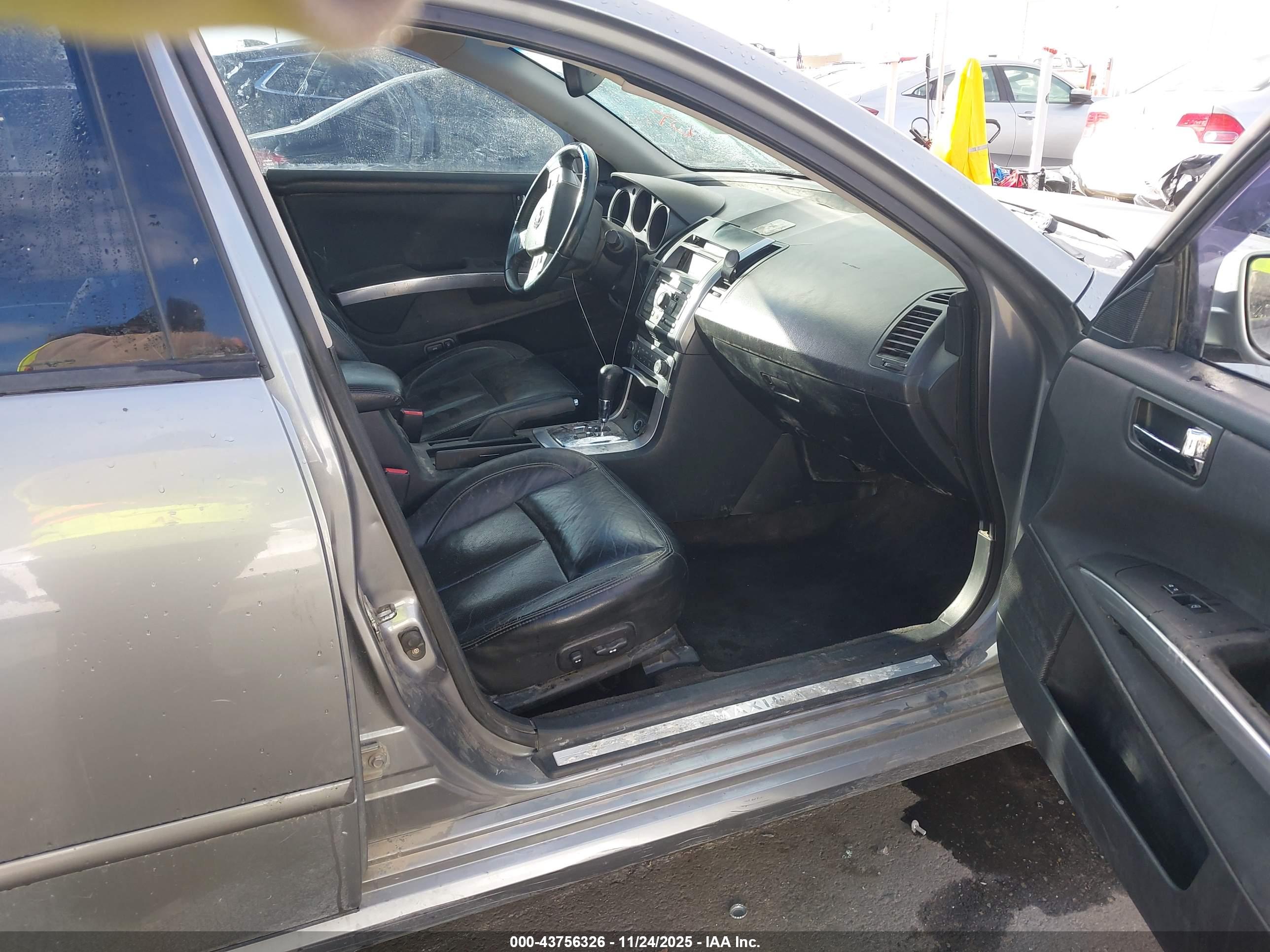 NISSAN MAXIMA image 5