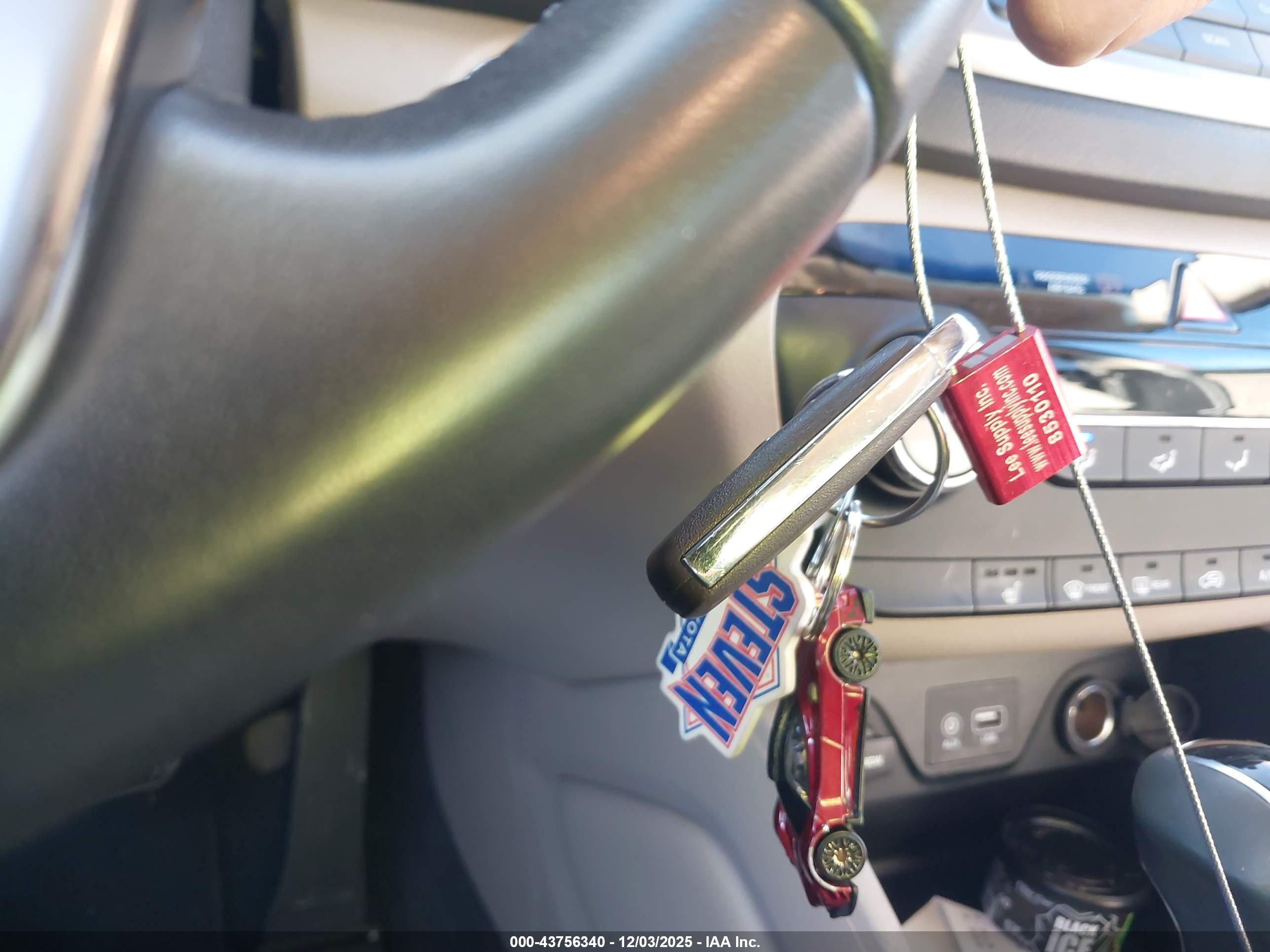 HYUNDAI TUCSON image 11