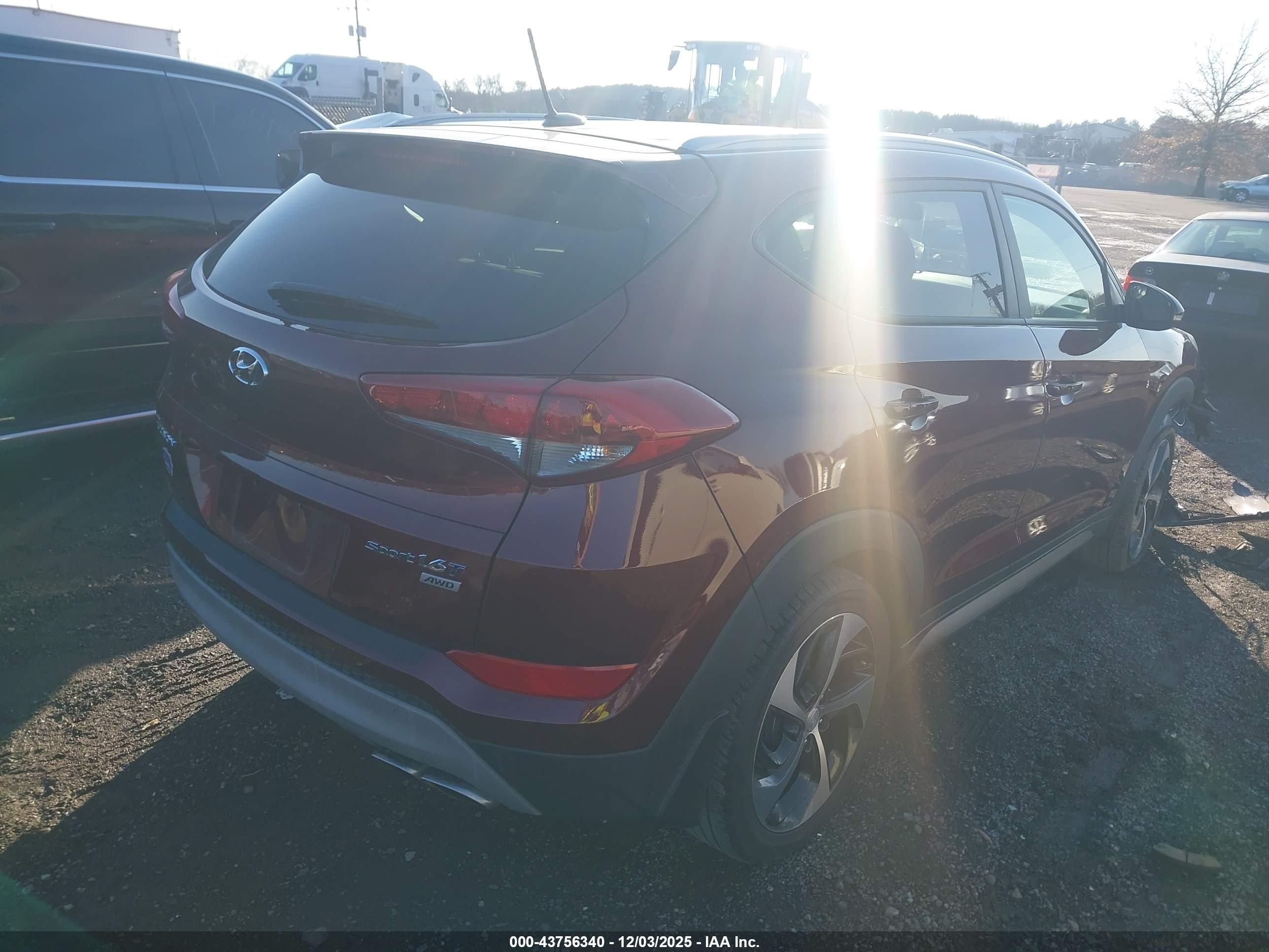 HYUNDAI TUCSON image 4