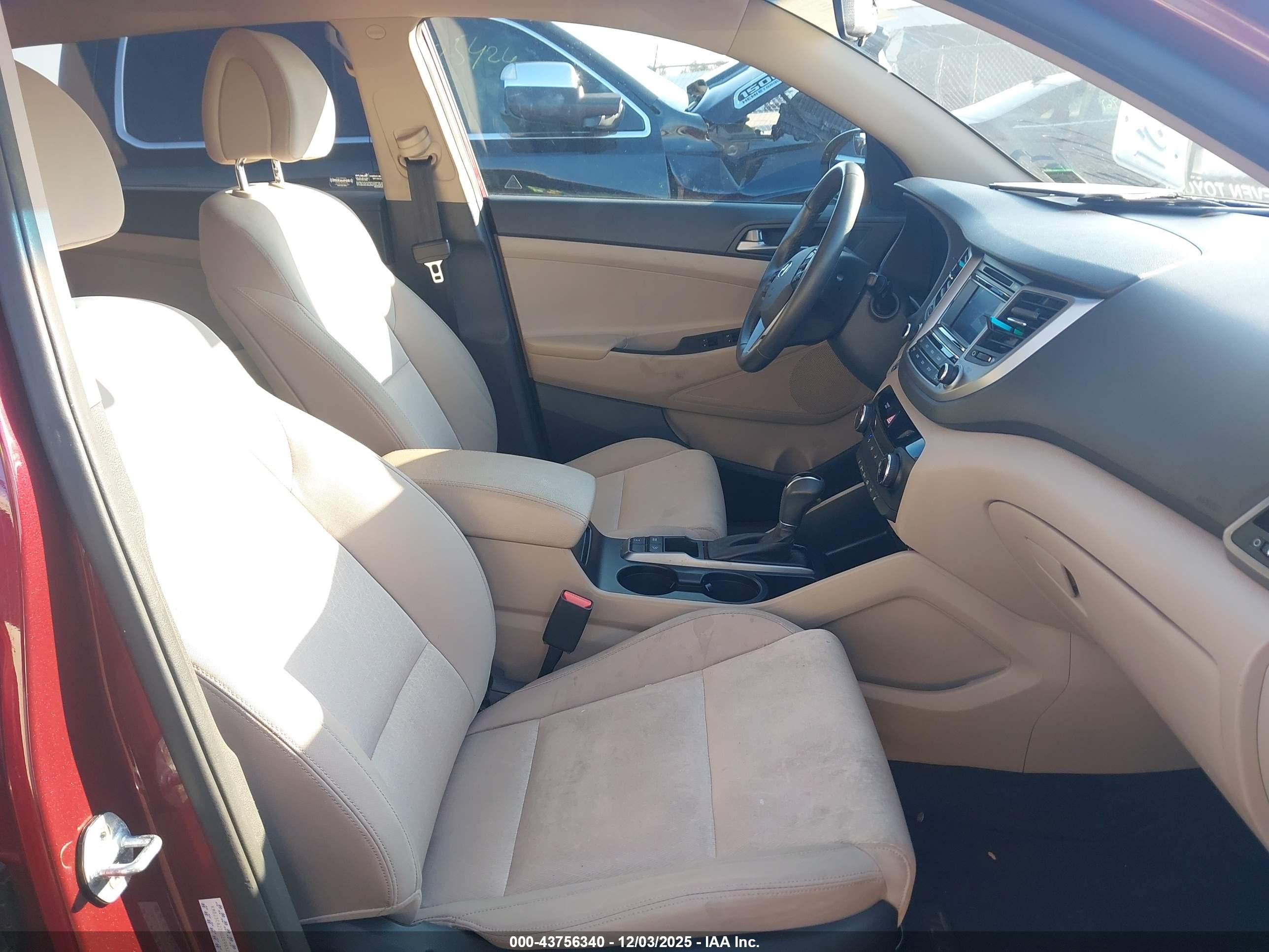 HYUNDAI TUCSON image 5
